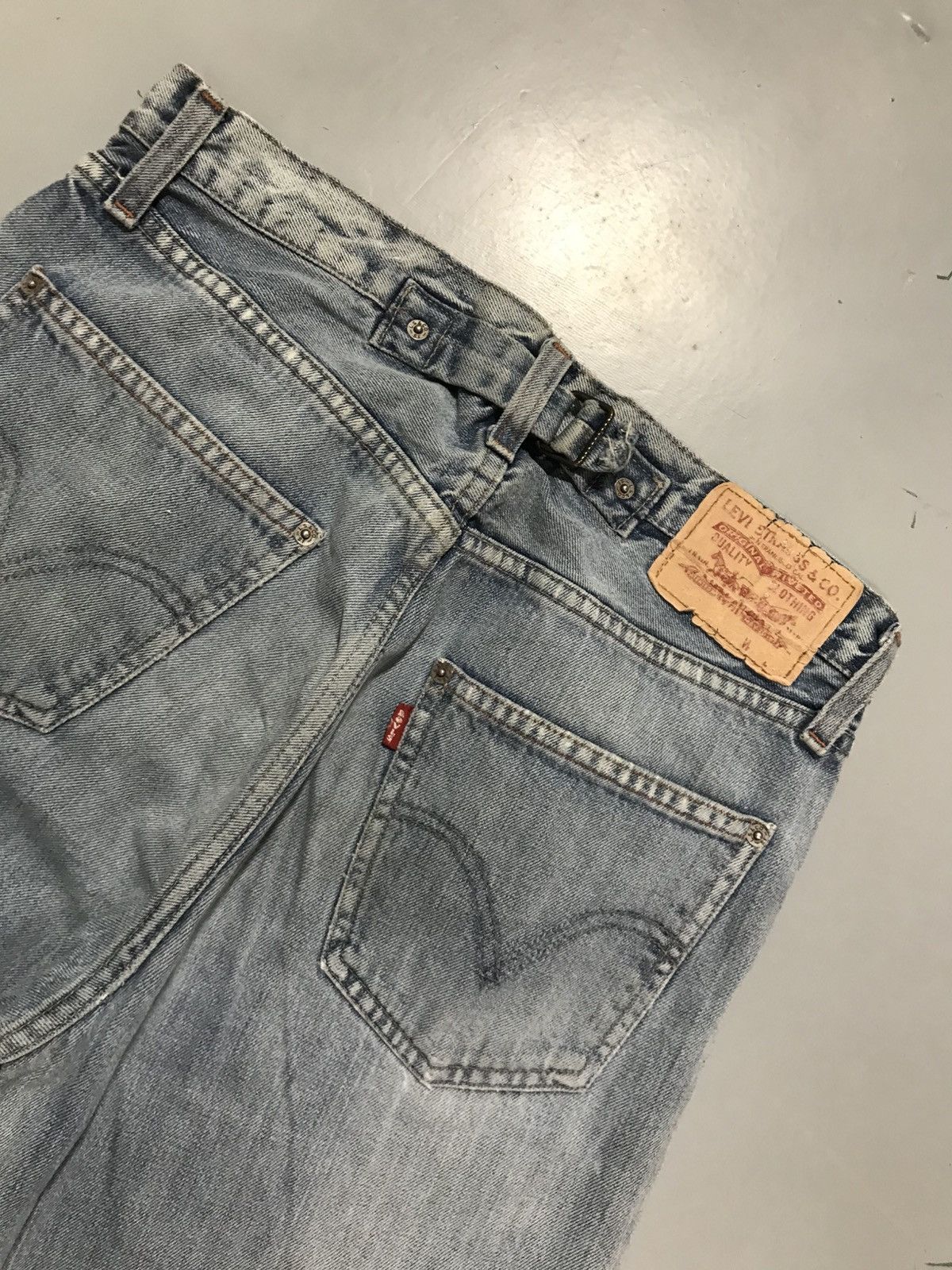 Levi's Vintage Levi’s buckle belt distressed denim Size US 32 / EU 48 - 9 Thumbnail
