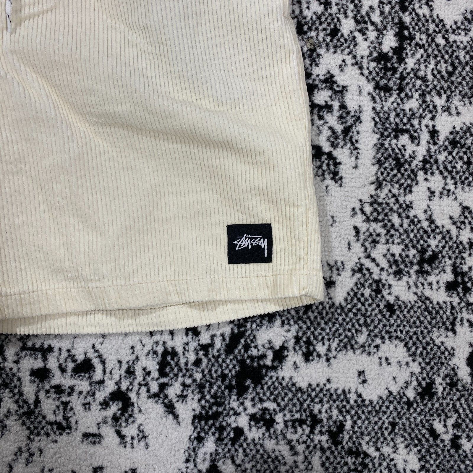 Stussy STUSSY AUSTRALIA CORDUROY SHORTS OFF WHITE - 36 Size 25" / US 0 / IT 36 - 2 Thumbnail