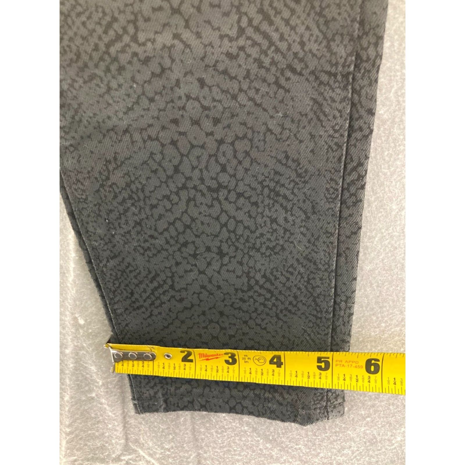 Banana Republic Banana Republic Jeans Womens 28 Mid Rise Skinny Black NWT Faux Snake Skin Jeans Size 28" / US 6 / IT 42 - 6 Thumbnail