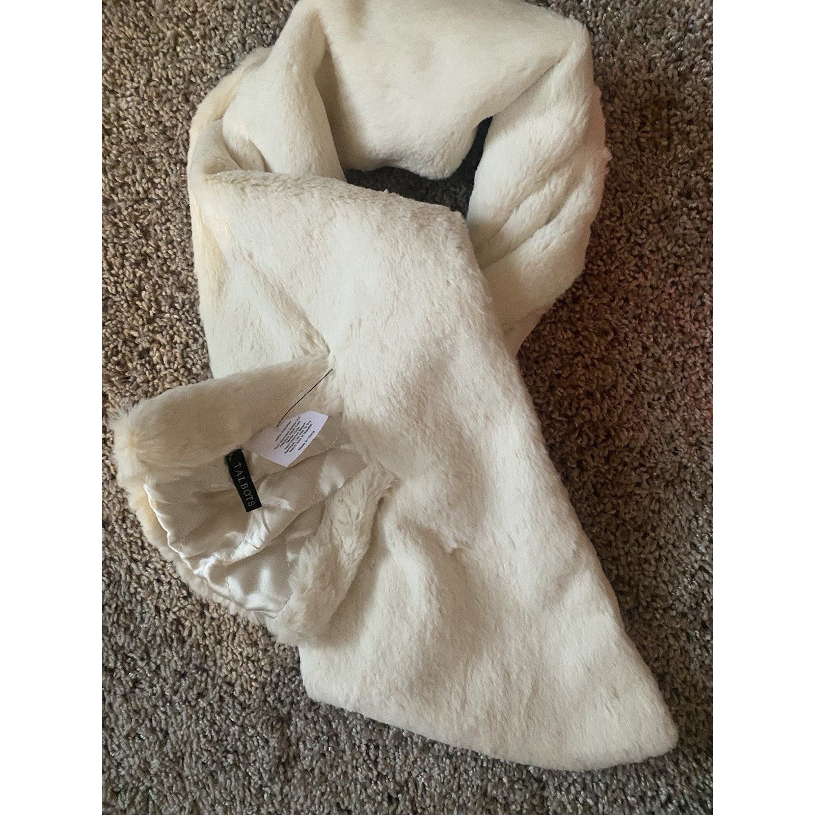 Talbots Cowl Fur Crushed Ivory Scarf from Talbots Size ONE SIZE - 6 Thumbnail