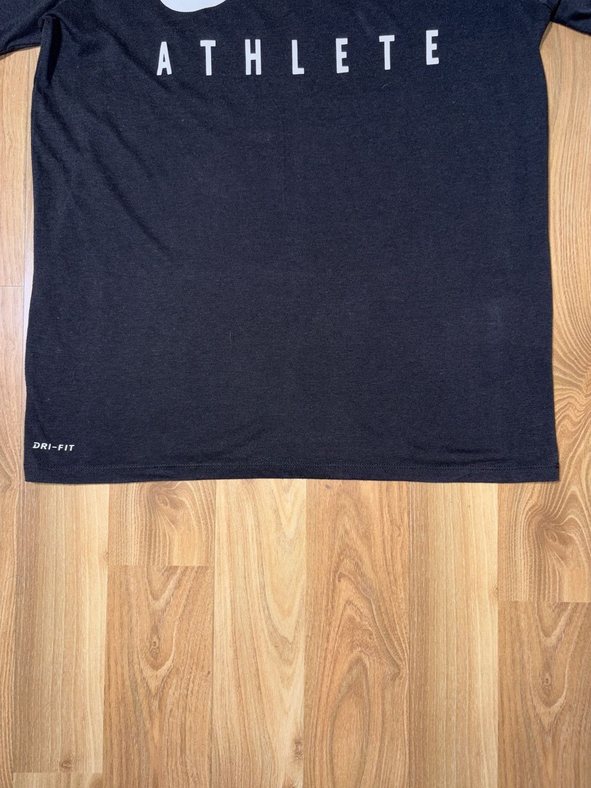 Nike Nike Dri-FIT "Athlete" Swoosh Graphic Tee Men's L Charcoal Size US L / EU 52-54 / 3 - 4 Thumbnail