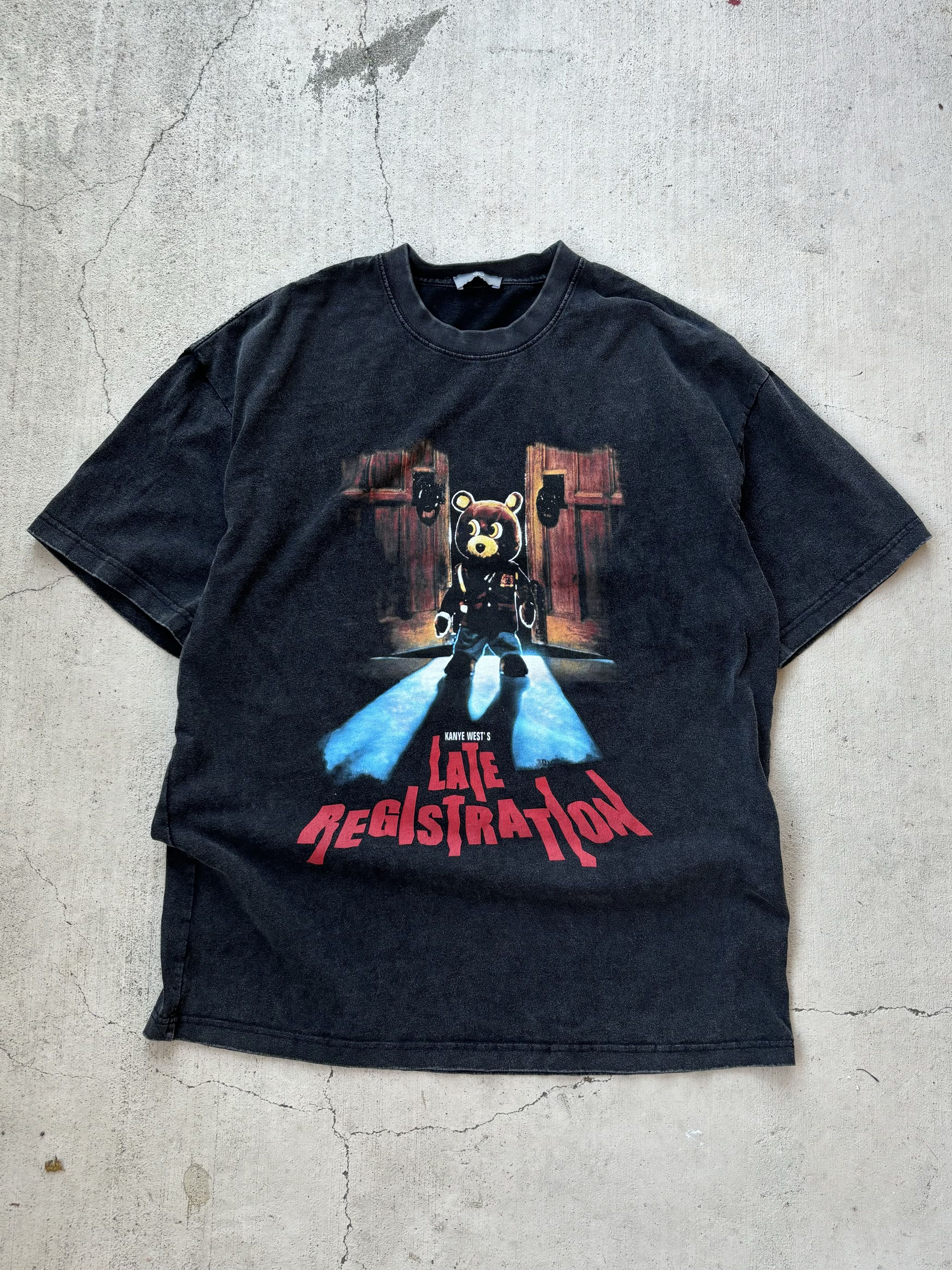 Rap Tees × Vintage Vintage 2005 Late Registration Kanye West Tour Tee Size XL Size US XL / EU 56 / 4 - 1 Thumbnail