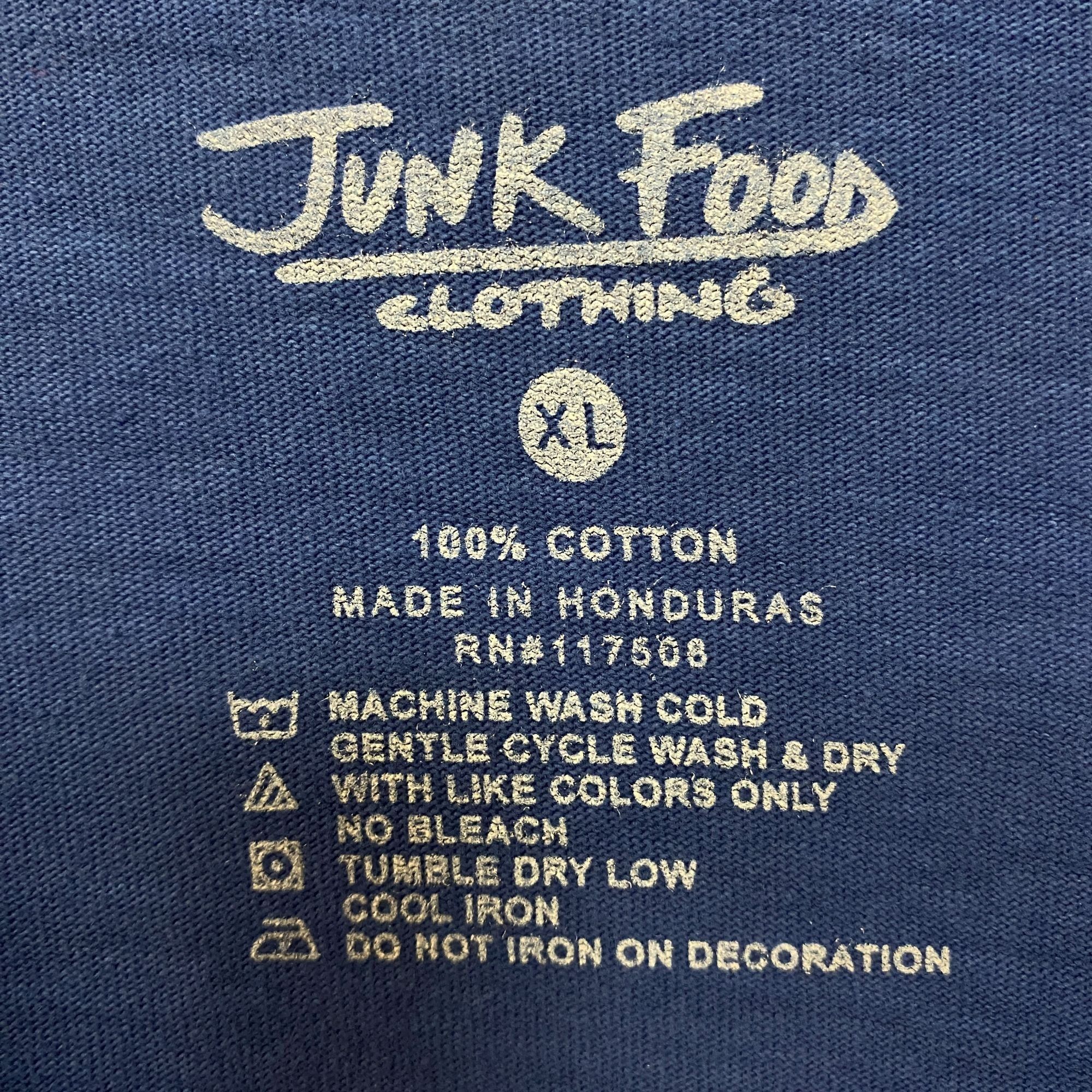 Junk Food Cape Cod Sailing Club Sailboat Graphic T-Shirt XL Size US XL / EU 56 / 4 - 4 Thumbnail