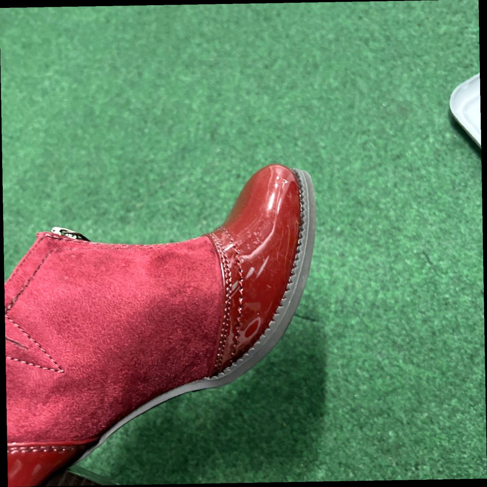 Vintage White Mountain Boots Womens 6 M Pawnee Front Zip Low Ankle Bootie Burgundy Heels Size US 6 / IT 36 - 7 Thumbnail