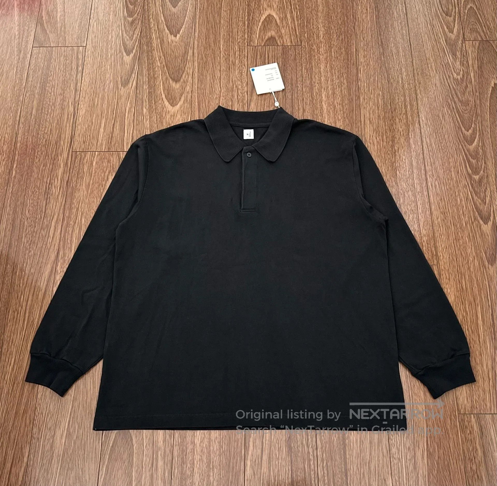 blurhms classic rugby shirt in black.
