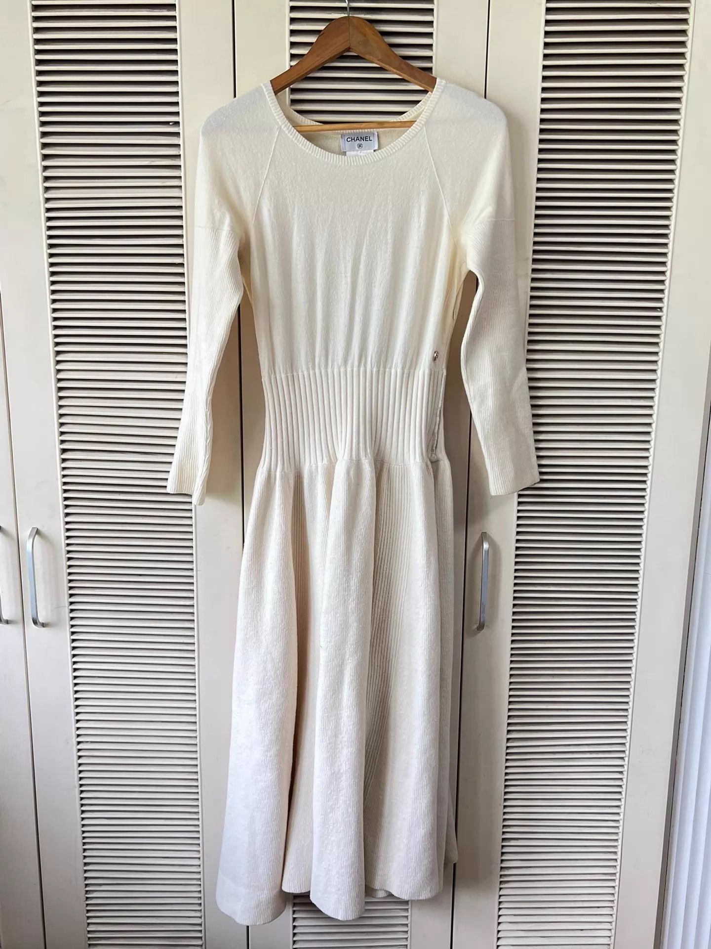 Chanel Chanel Knit Dress Ivory 38 Long Sleeve Waist-Cinched Cuff Logo Size S / US 4 / IT 40 - 1 Thumbnail