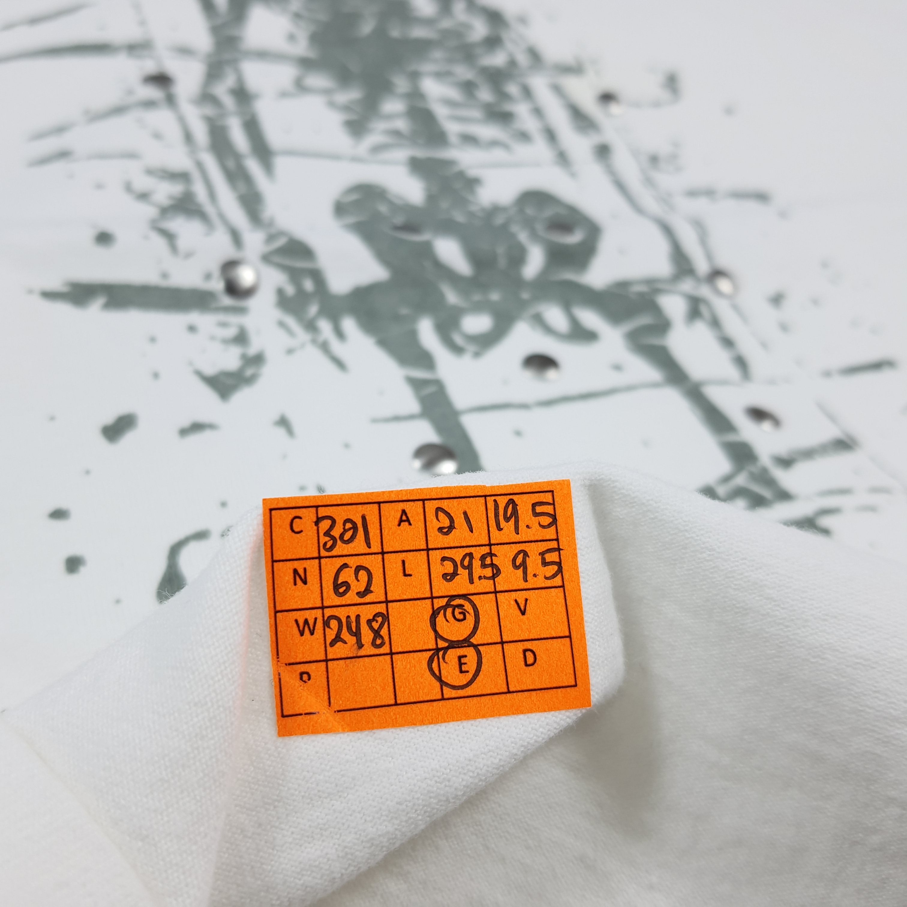 Vintage Vintage Gothic Skeleton Japan Graphic Tee C301N62 Size US L / EU 52-54 / 3 - 10 Thumbnail