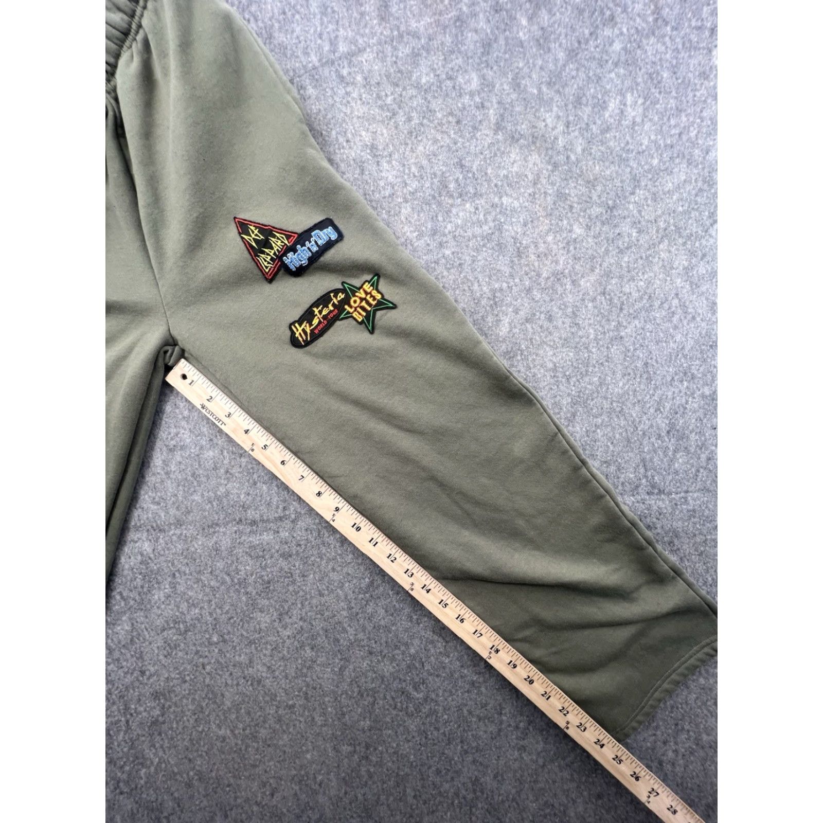 Vintage VINTAGE Vinyl Icon Sweatpants Green Def Leppard Patches Logo Comfort Adult Size S Regular Men Pants Night 27in Inseam Size US 29 - 3 Thumbnail