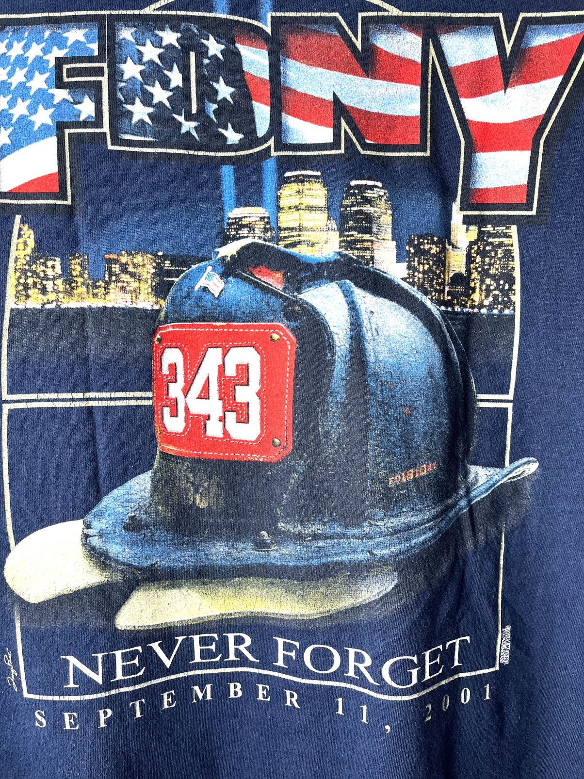 Vintage Vintage FDNY Firefighter 343 Memorial T Shirt Size US XL / EU 56 / 4 - 5 Thumbnail