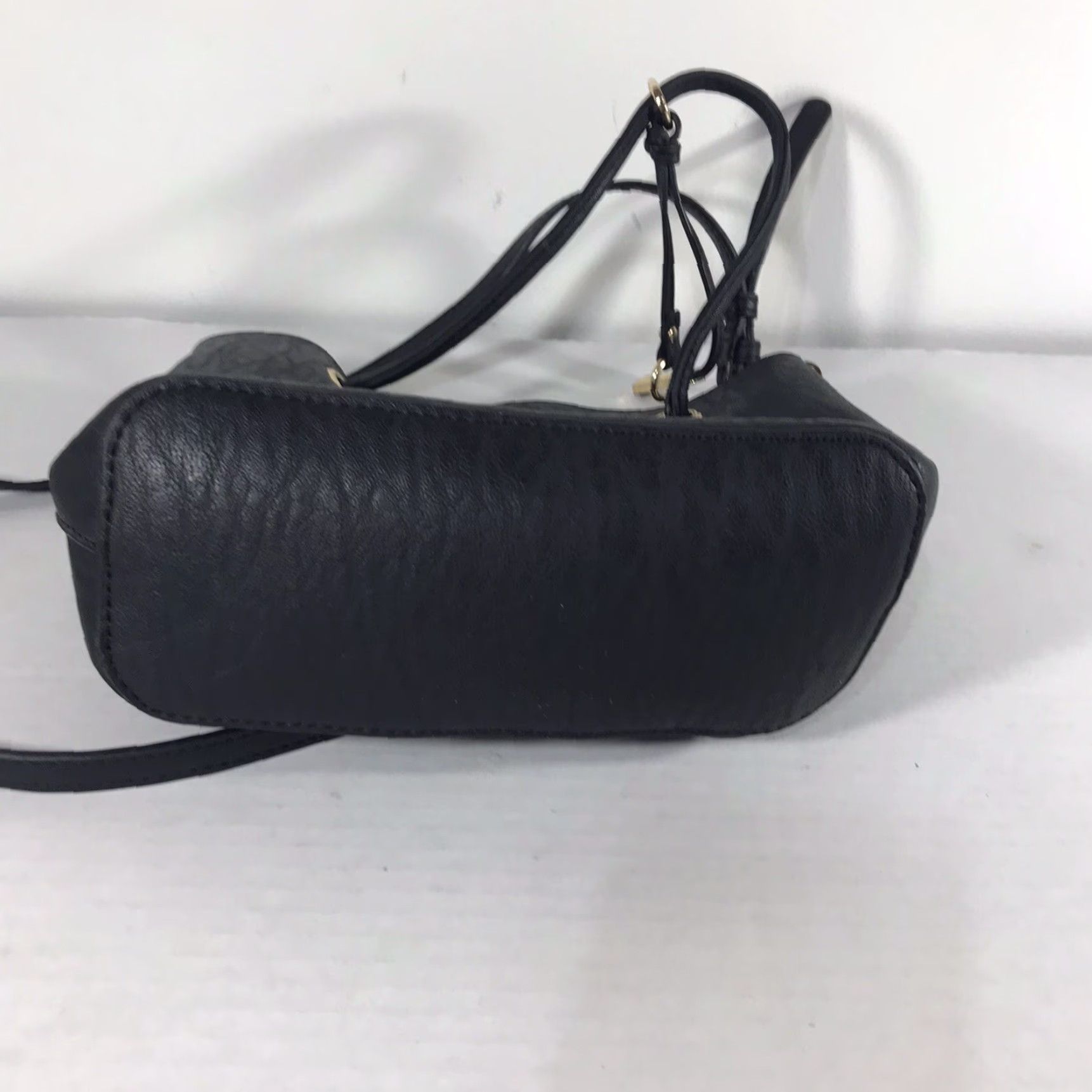 Calvin Klein Calvin Klein Black Leather Crossbody Bag Small Adjustable Strap Designer Womens Size ONE SIZE - 6 Thumbnail