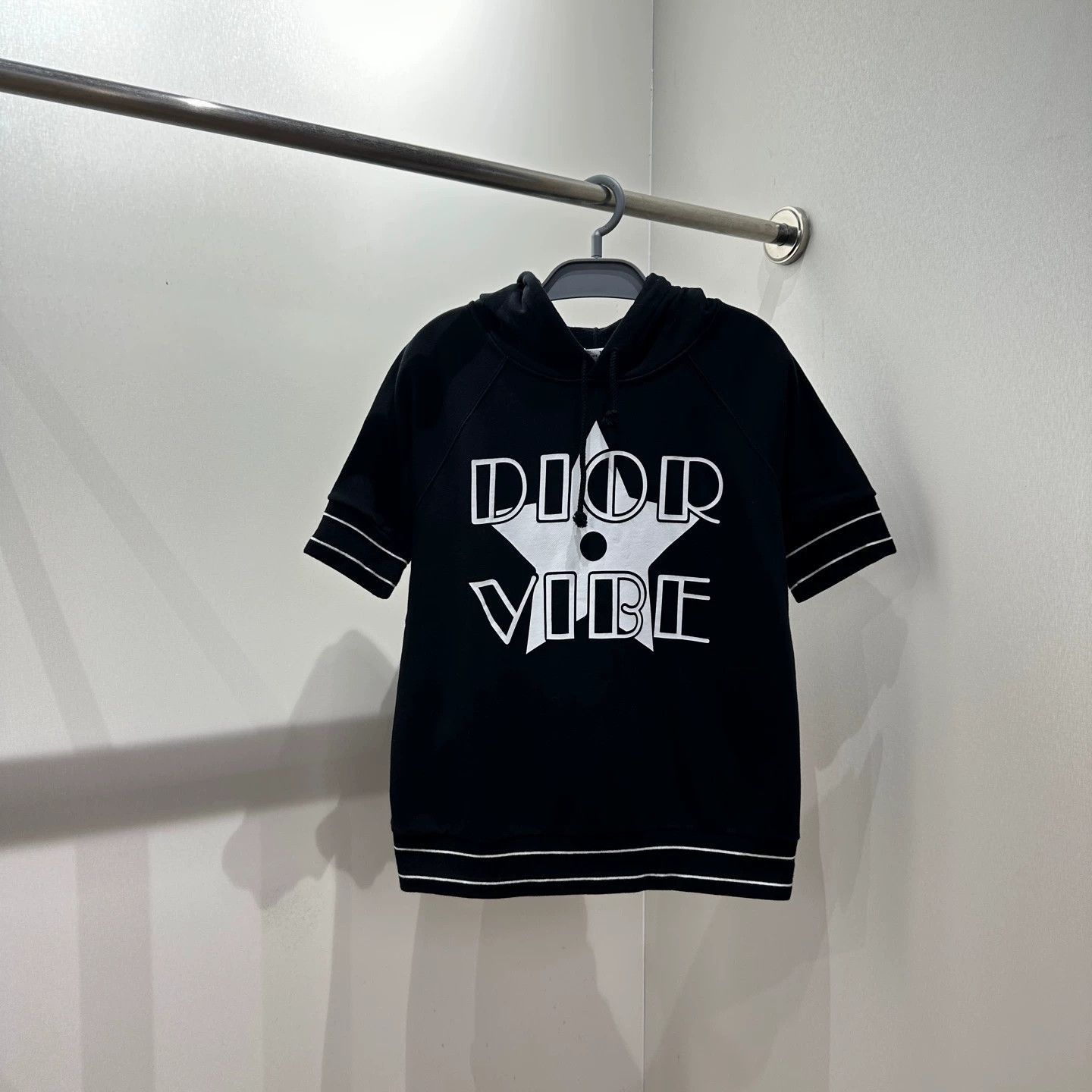 Dior Black Short Sleeve Hoodie with Graphic Print Size US S / EU 44-46 / 1 - 1 Thumbnail