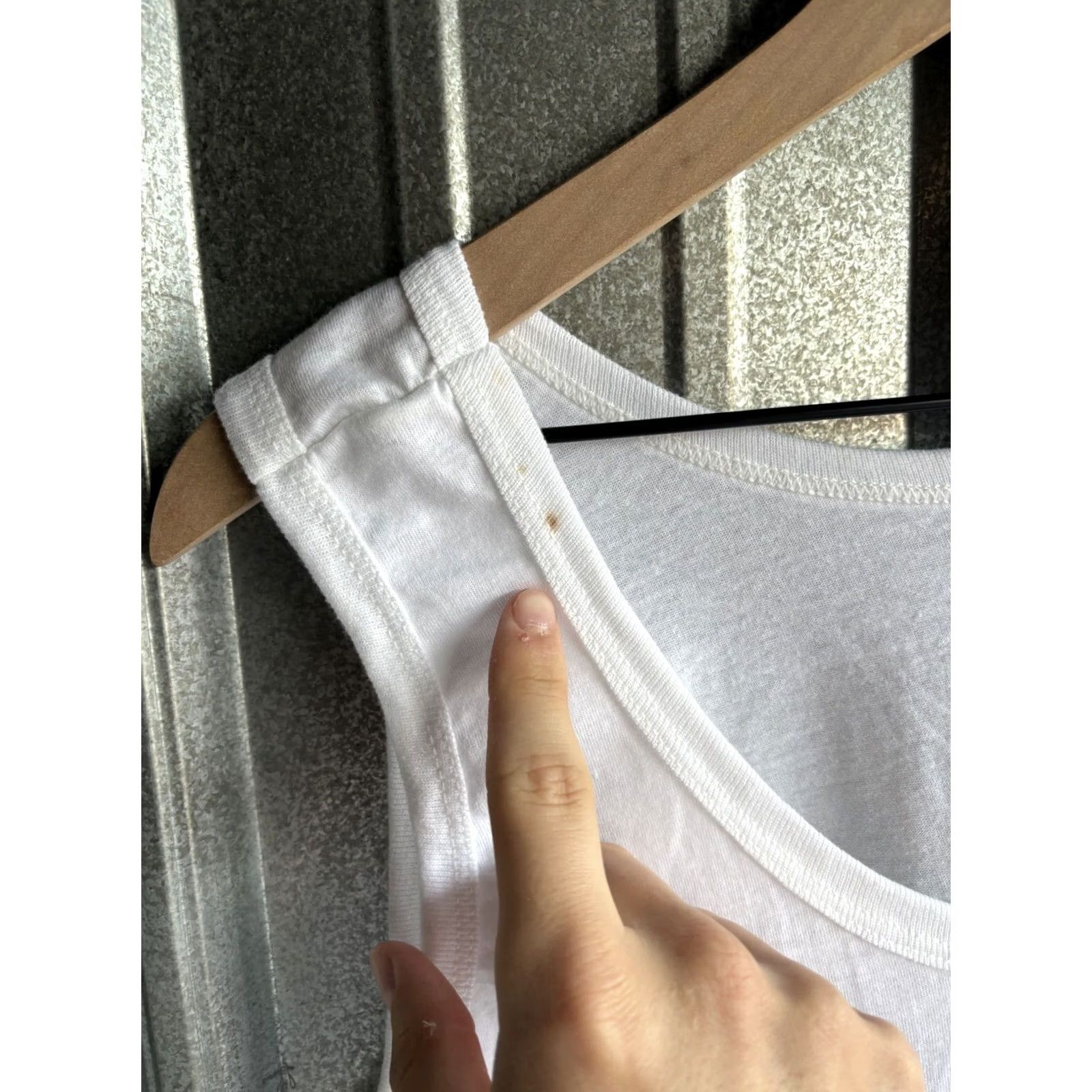 Hanes VINTAGE Desert Storm Tank Top M White 80s Hanes Mens Size US M / EU 48-50 / 2 - 5 Thumbnail