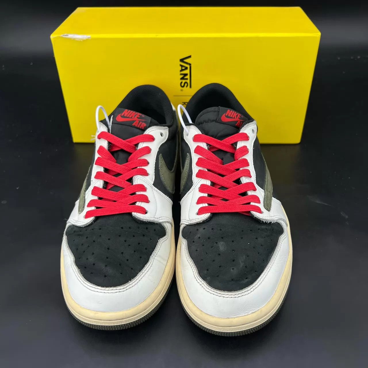 Travis Scott TS x AJ1 Low Olive 5.0 (44.5) Size US 11.5 / EU 44-45 - 4 Thumbnail