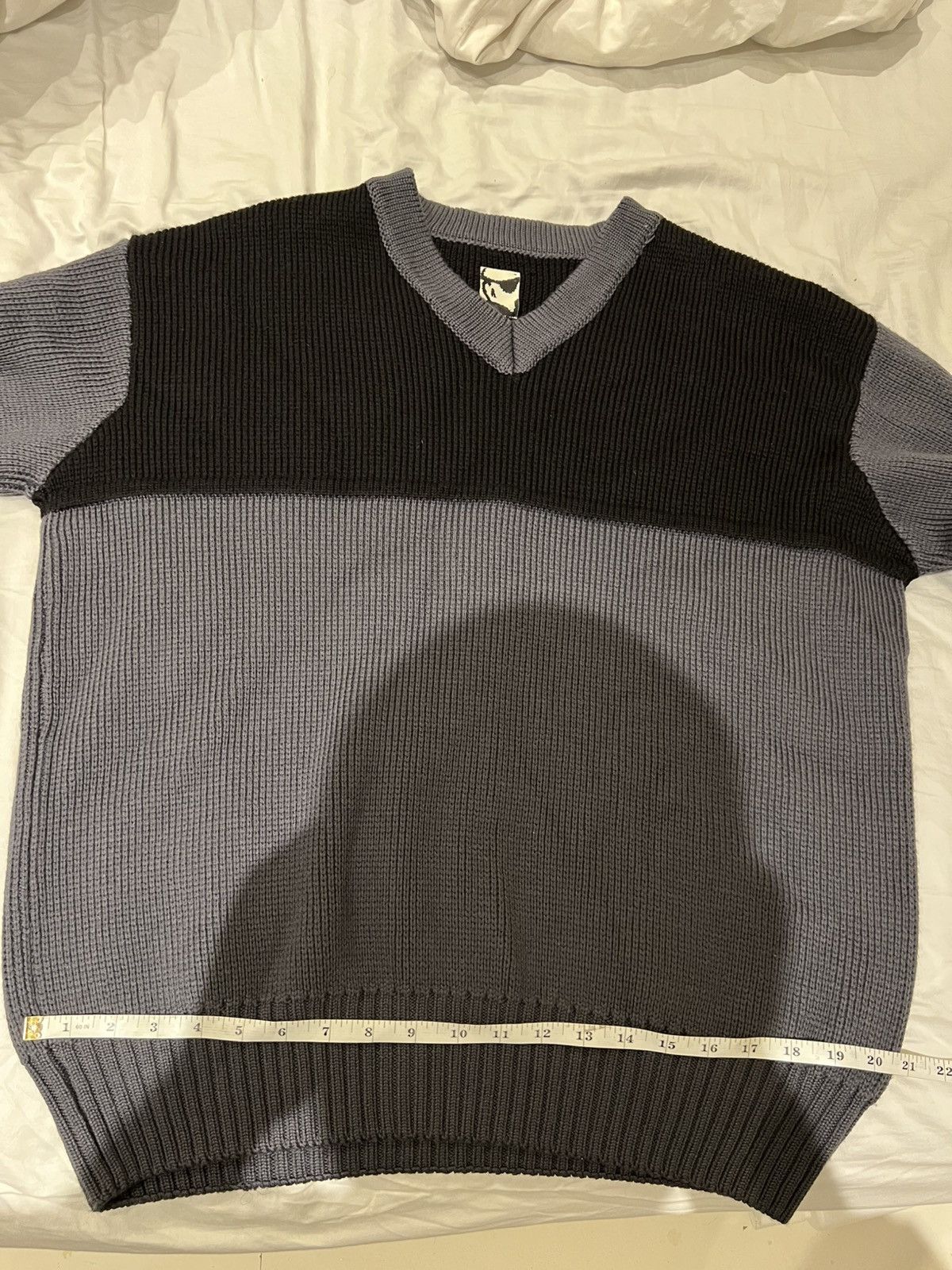 GR10K GR10K two-tone design V-neck jumper Wool Medium Black Grey Size US M / EU 48-50 / 2 - 16 Thumbnail