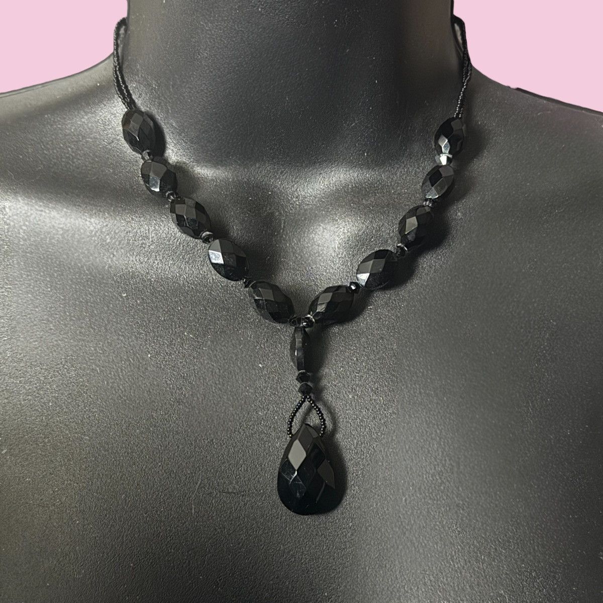 White House Black Market White House Black Market black faceted bead Y necklace Size ONE SIZE - 1 Thumbnail