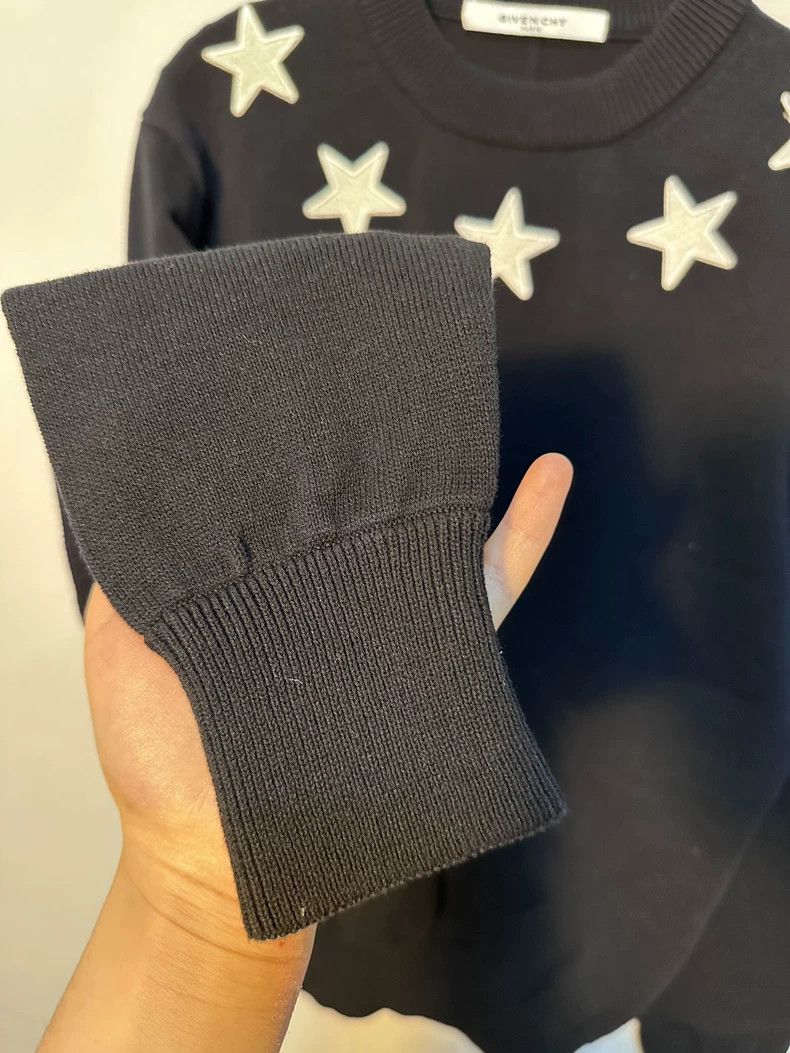 Givenchy Givenchy Unisex S-sized sweater with star patterns Size US S / EU 44-46 / 1 - 4 Thumbnail