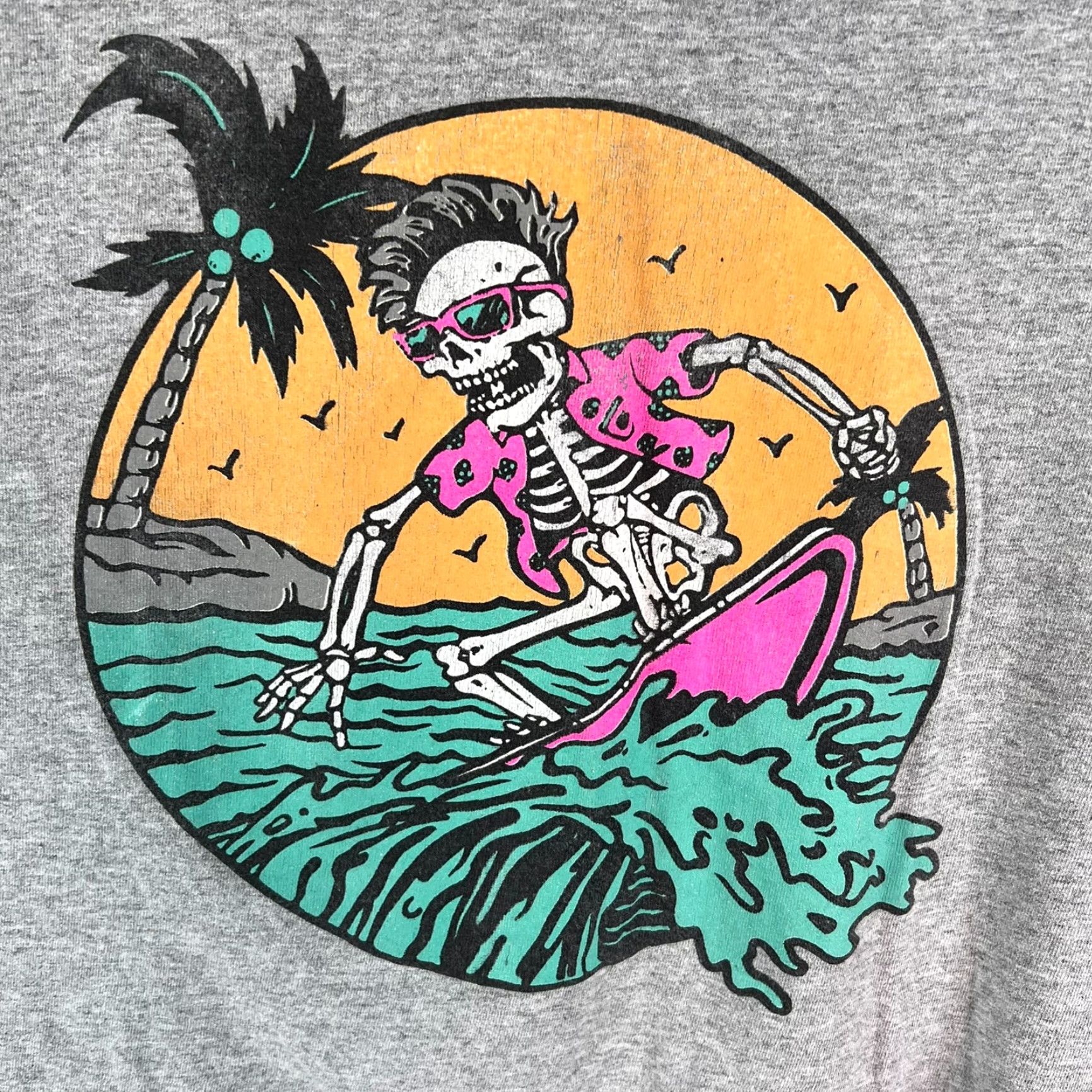 Vintage Good Vibes Tee Shirt Mens Size M Gray Skeleton Surfing 2 Sided Graphics Vintage Shirt M Mens Gray Good Vibes Surfer 90s Size US M / EU 48-50 / 2 - 2 Thumbnail