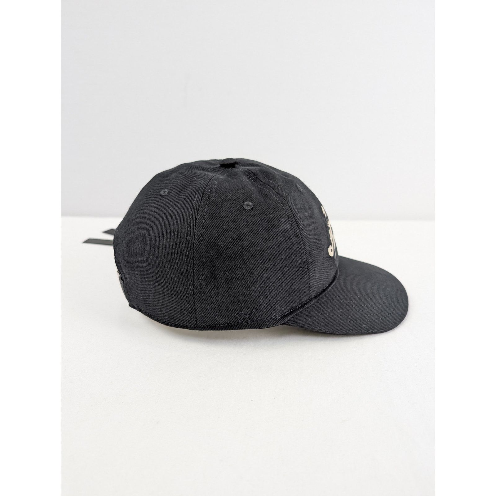 Amiri o1rshd1 Q:3 / Size: OS / Baroque Logo Dad Hat / Cap in Black Size ONE SIZE - 6 Thumbnail