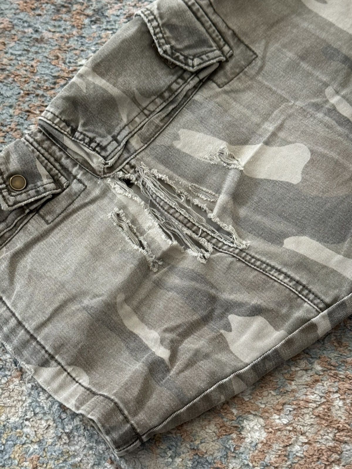 Other VTG Y2K Camo Shorts Faded 34 Thrashed Distressed Size US 32 / EU 48 - 3 Thumbnail