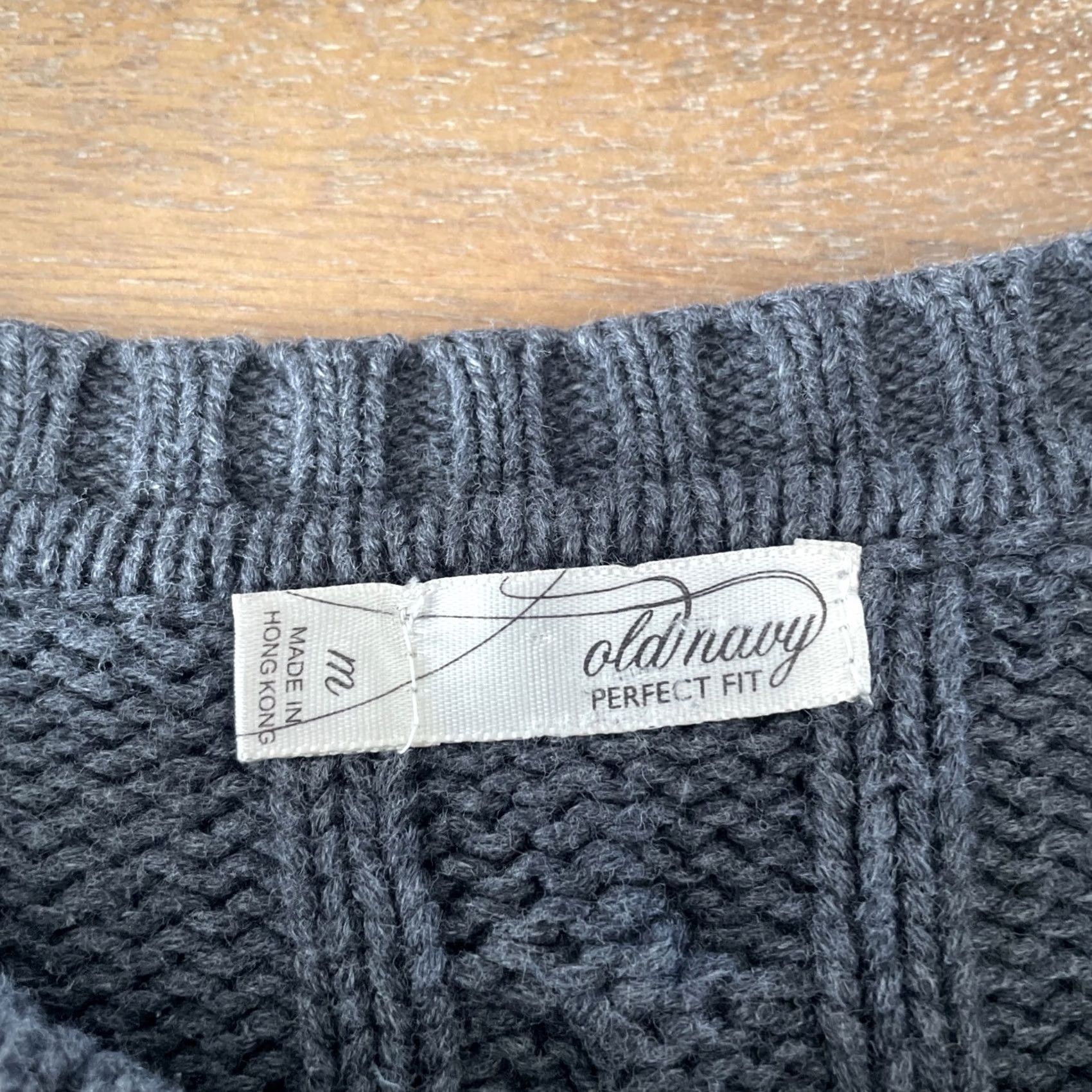 Old Navy VINTAGE Old Navy Cardigan Sweater Womens M Gray Cable Knit Cropped Button Y2K Size M / US 6-8 / IT 42-44 - 3 Thumbnail