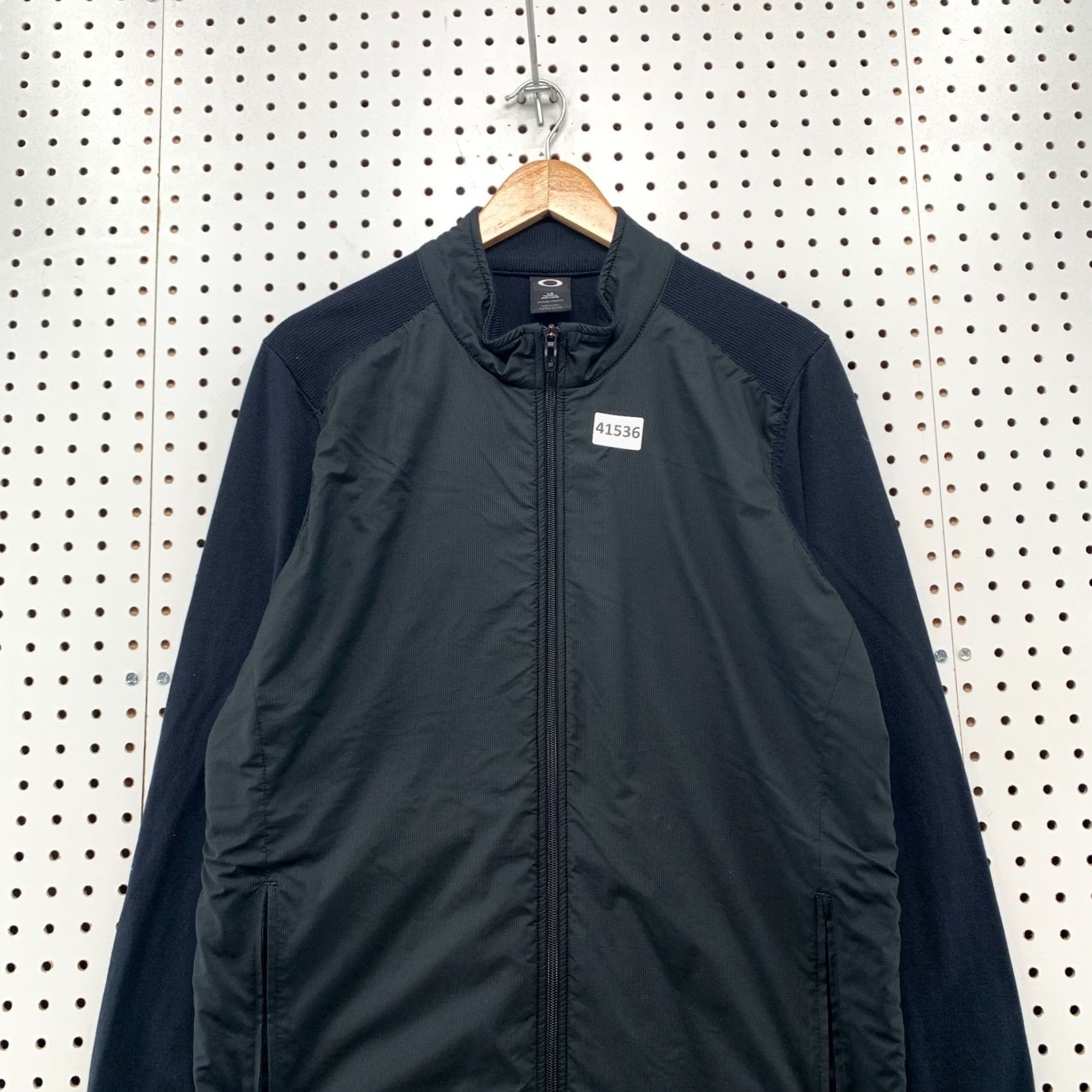 Oakley Oakley Windbreaker Jacket Mens Large Black Lightweight Tailored Fit 21x27.5 Size US L / EU 52-54 / 3 - 5 Thumbnail