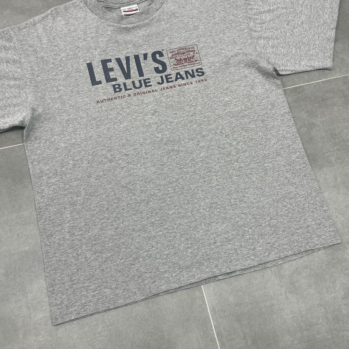 Levi's × Vintage Vintage Levi's Blue Jeans T-Shirt Size M Size US M / EU 48-50 / 2 - 4 Thumbnail