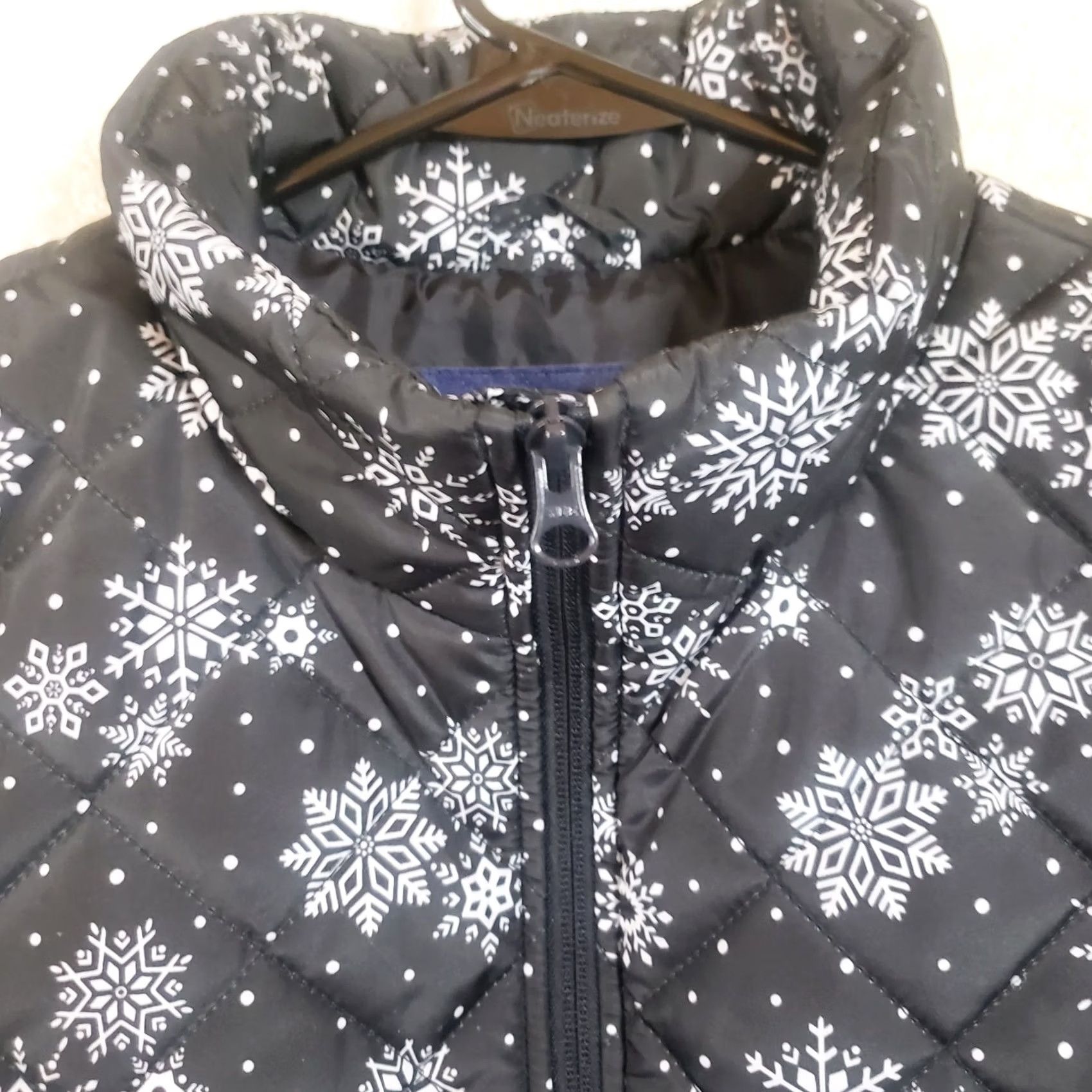 Lands' End VINTAGE Lands' End Outfitters Womens MP Black Snowflake Full Zip Quilted Vest Size M / US 6-8 / IT 42-44 - 5 Thumbnail