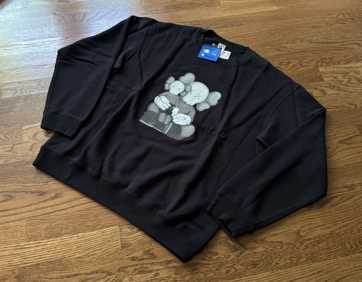 Kaws × Uniqlo 3XL Kaws Long Sleeve Sweatshirt Uniqlo UT Black Changbai Size US XXL / EU 58 / 5 - 6 Thumbnail