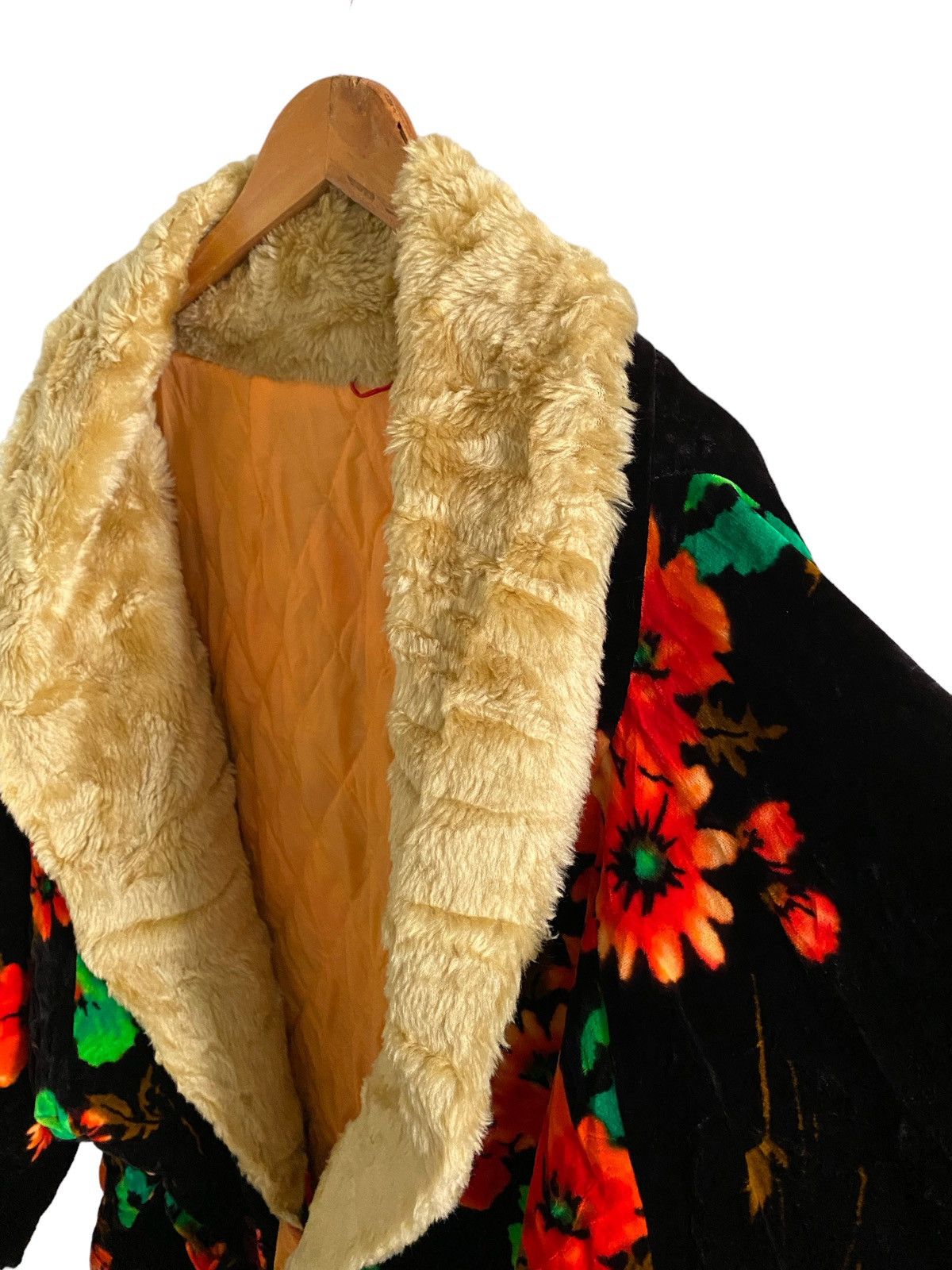 Japanese Brand Vintage kimono velvet Flower Motive Japan Oversized Jacket Size US XL / EU 56 / 4 - 15 Thumbnail