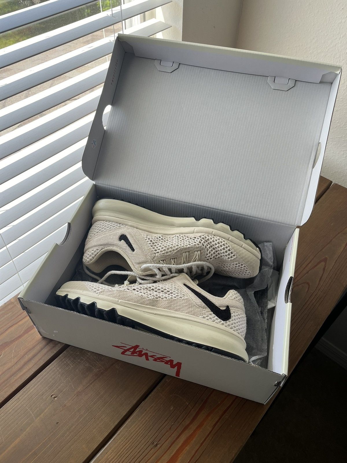 Nike × Stussy Stussy X Nike Air Max 2013 (US8) Size US 8 / EU 41 - 9 Thumbnail