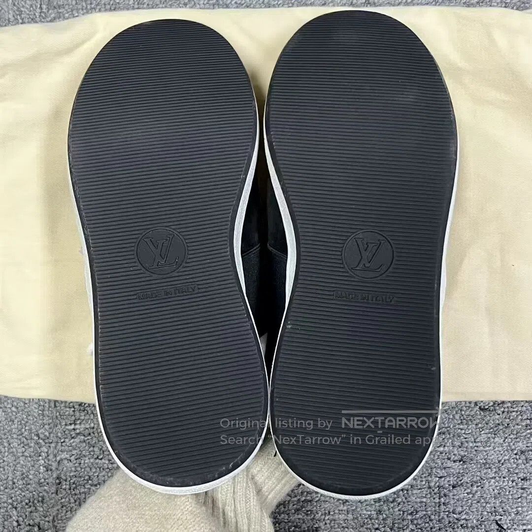 Louis Vuitton Louis Vuitton Leather cowhide, round head, flat bottom Bao Size US 6 / IT 36 - 7 Thumbnail