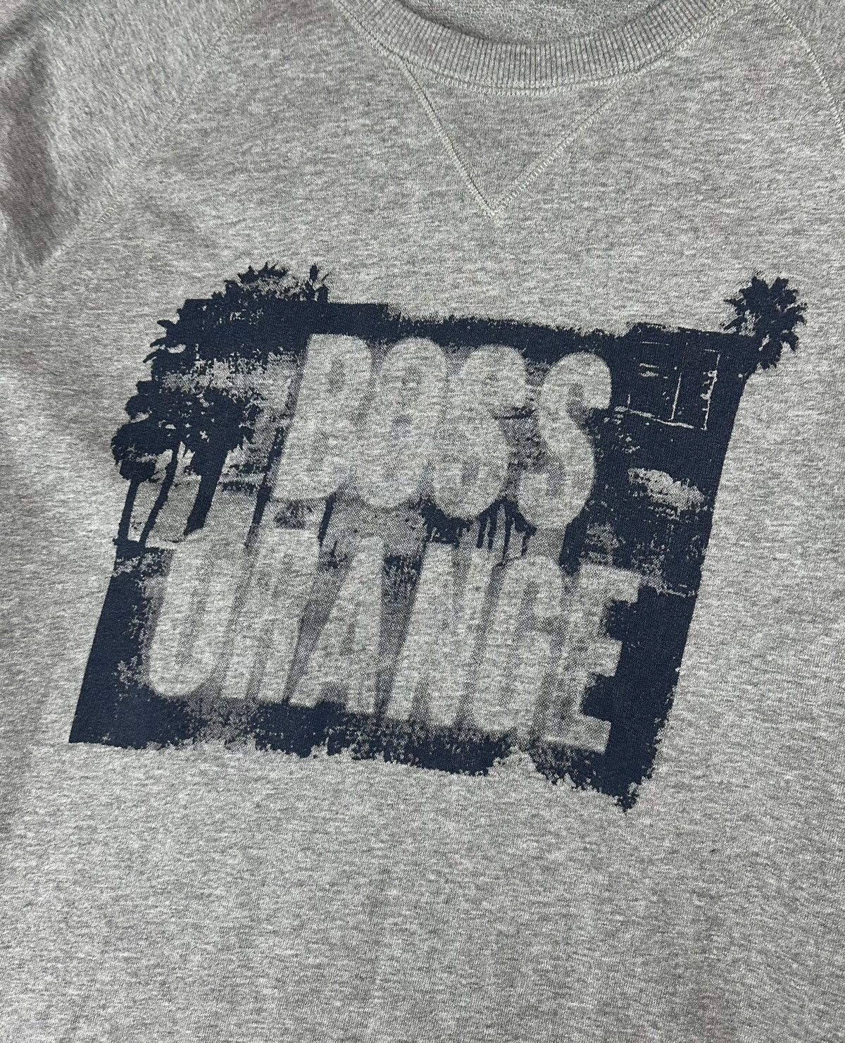 Hugo Boss Hugo Boss Mens Luxury Cenrt Logo Sweatshirt Size US L / EU 52-54 / 3 - 2 Thumbnail