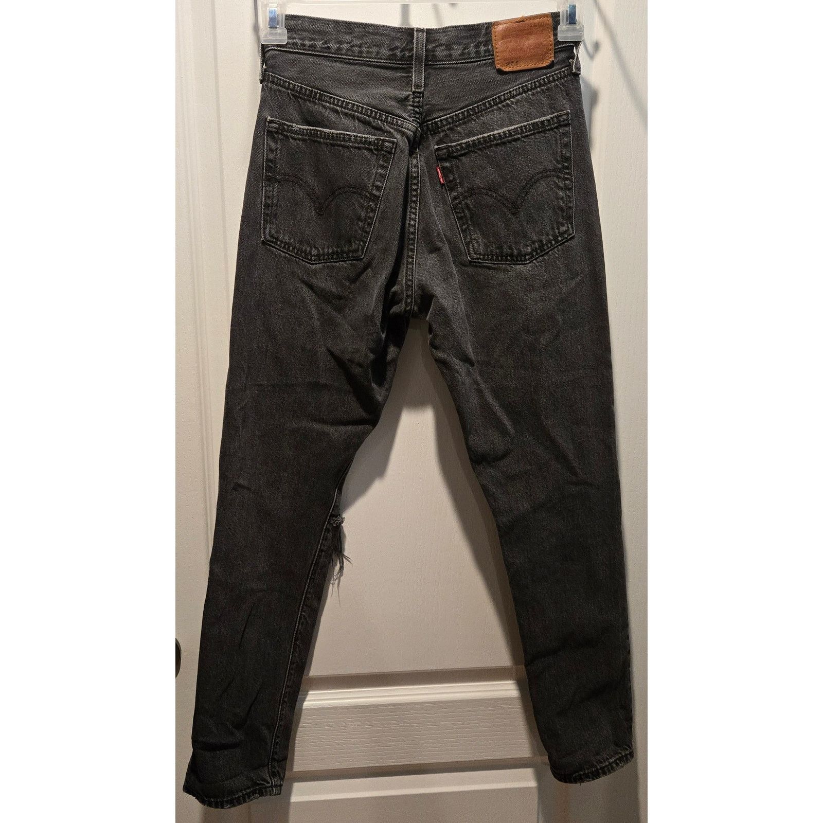 Levi's Levis 501 Skinny Jean Blk Button Fly distressed Big E 24x28 Size 24" / US 00 / IT 34 - 2 Thumbnail