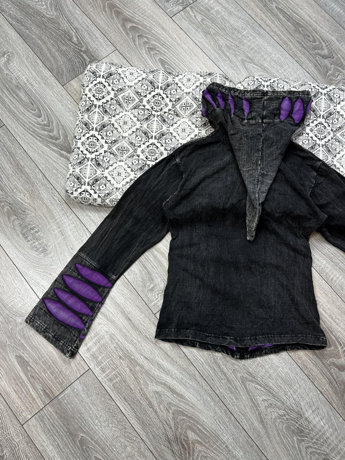 Fruit Of The Loom Boho Slashed Purple Goth Pointed Elf Hippie Goth Hoodie Size S / US 4 / IT 40 - 9 Thumbnail