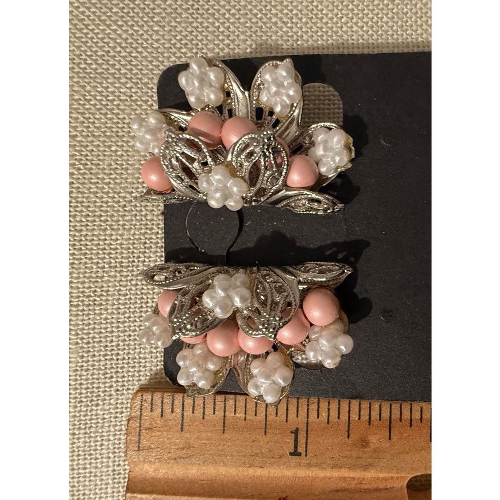 Other Vintage Pink Faux Pearl Beaded Silver Tone Clip On Earrings Size ONE SIZE - 3 Thumbnail