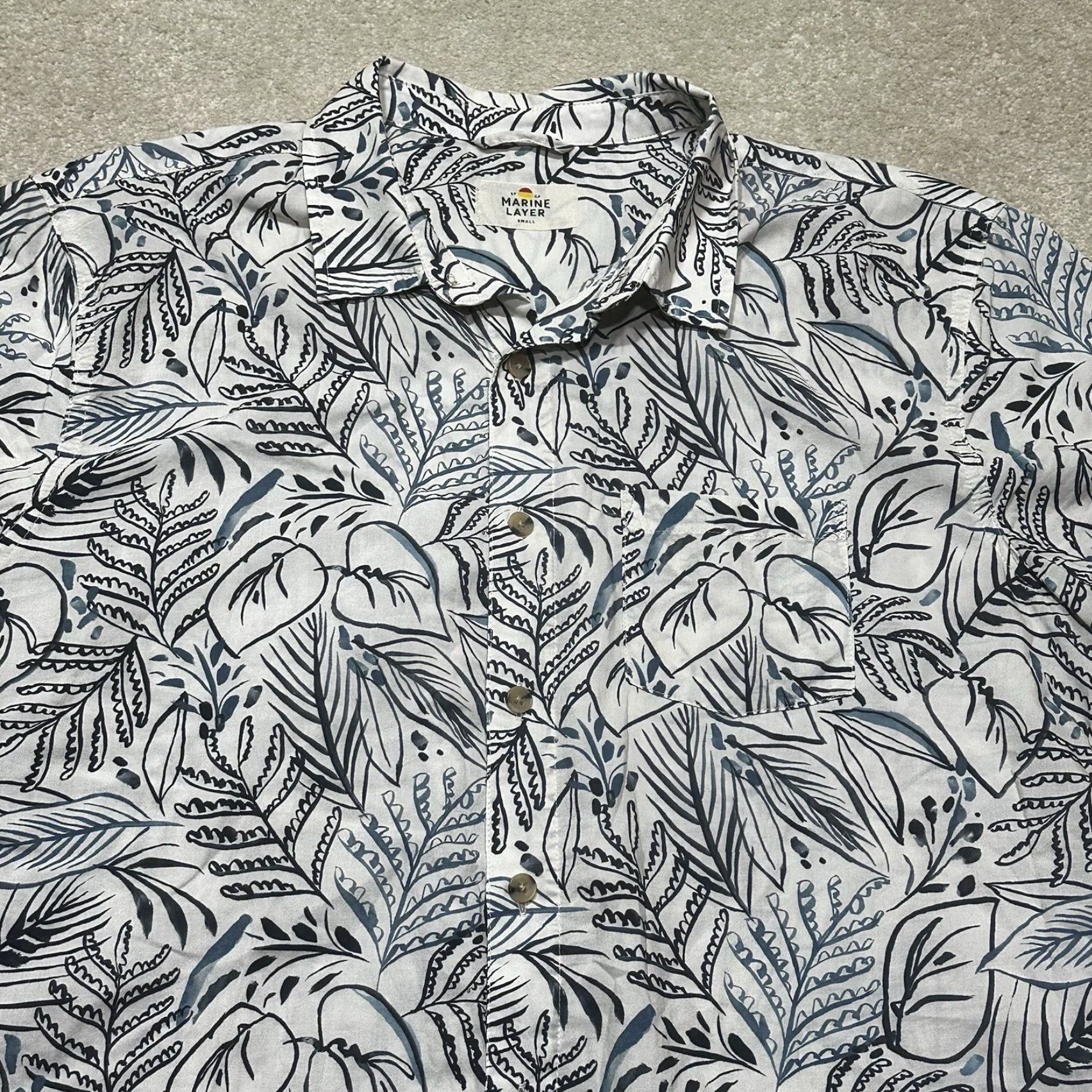 Marine Layer Marine Layer Button Up Shirt Mens Small Black White Floral Rayon Size US S / EU 44-46 / 1 - 3 Thumbnail