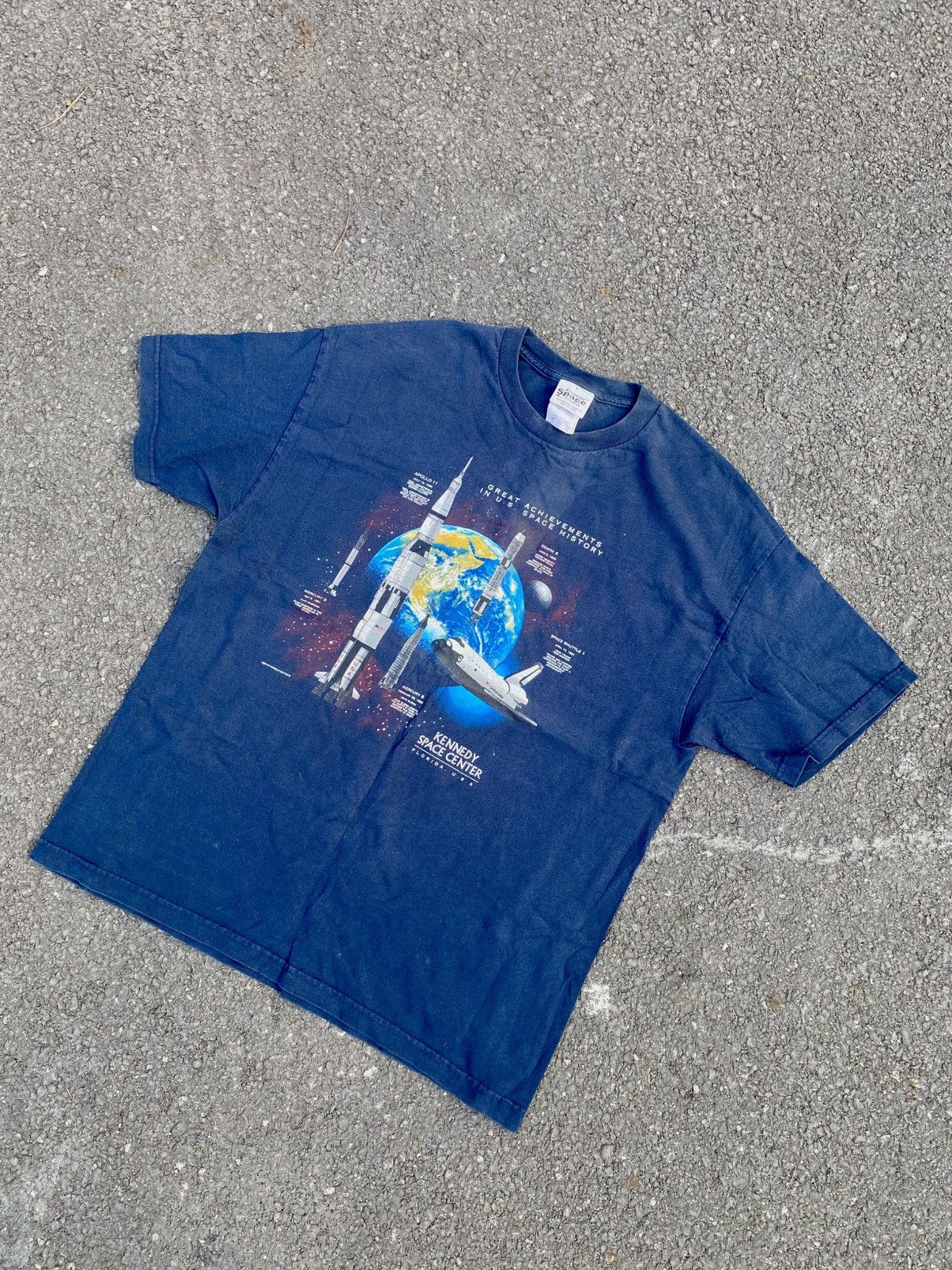 Other Kennedy Space Center – vintage 90s Size US XL / EU 56 / 4 - 1 Thumbnail