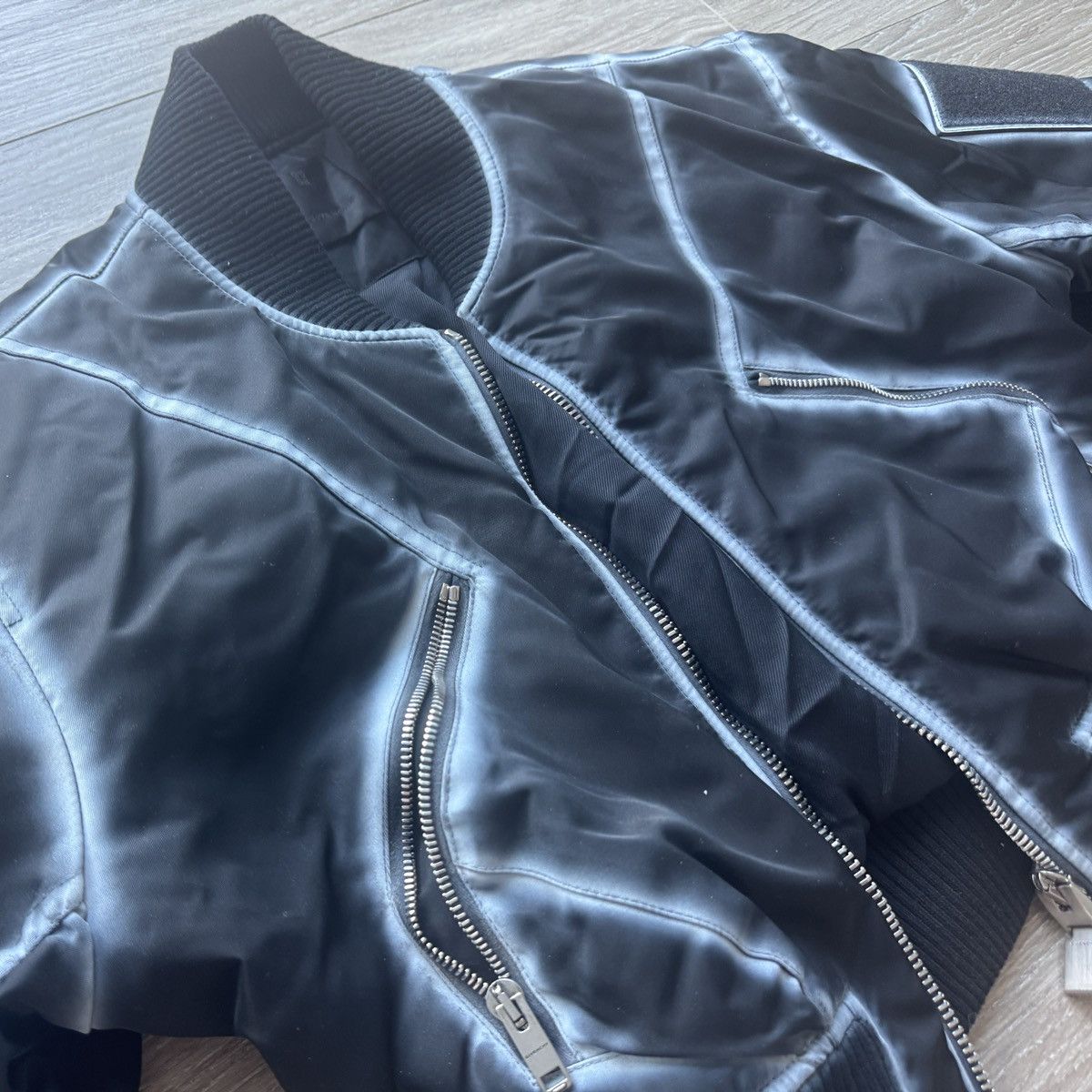 Chito × Givenchy Givenchy x Chito Spray Paint Cropped Bomber Jacket Size XXS / US 00 / IT 34 - 3 Thumbnail
