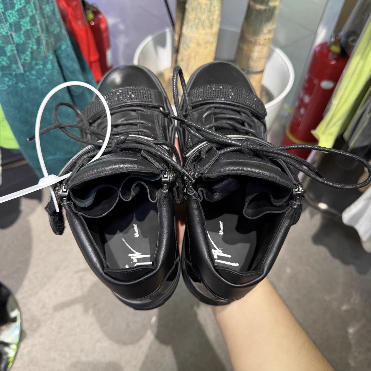 Giuseppe Zanotti giuseppe zanotti Leather Sneakers with Crystal Velcro K15 Size US 8 / EU 41 - 8 Thumbnail