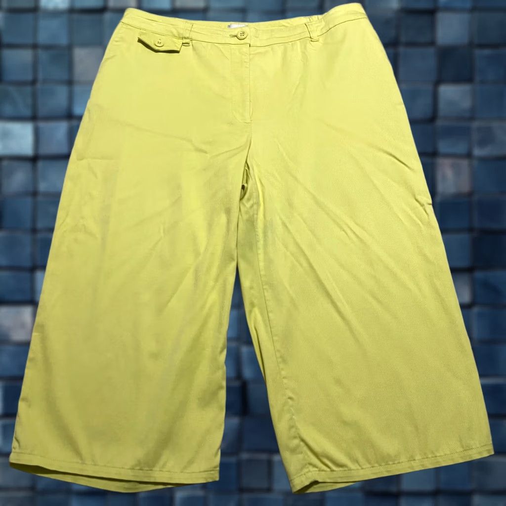 Vintage Chico's Pants Womens XL Yellow Solid Wide Leg Capri High Rise Outdoor Walking Size 40" / US 18 - 1 Thumbnail