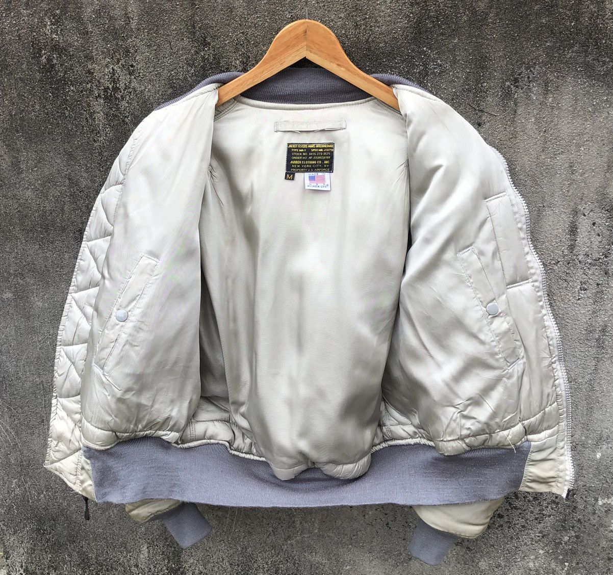 Avirex Vintage AVIREX USA Sun Faded Intermediate Ma1 Bomber Jacket Size US M / EU 48-50 / 2 - 14 Thumbnail