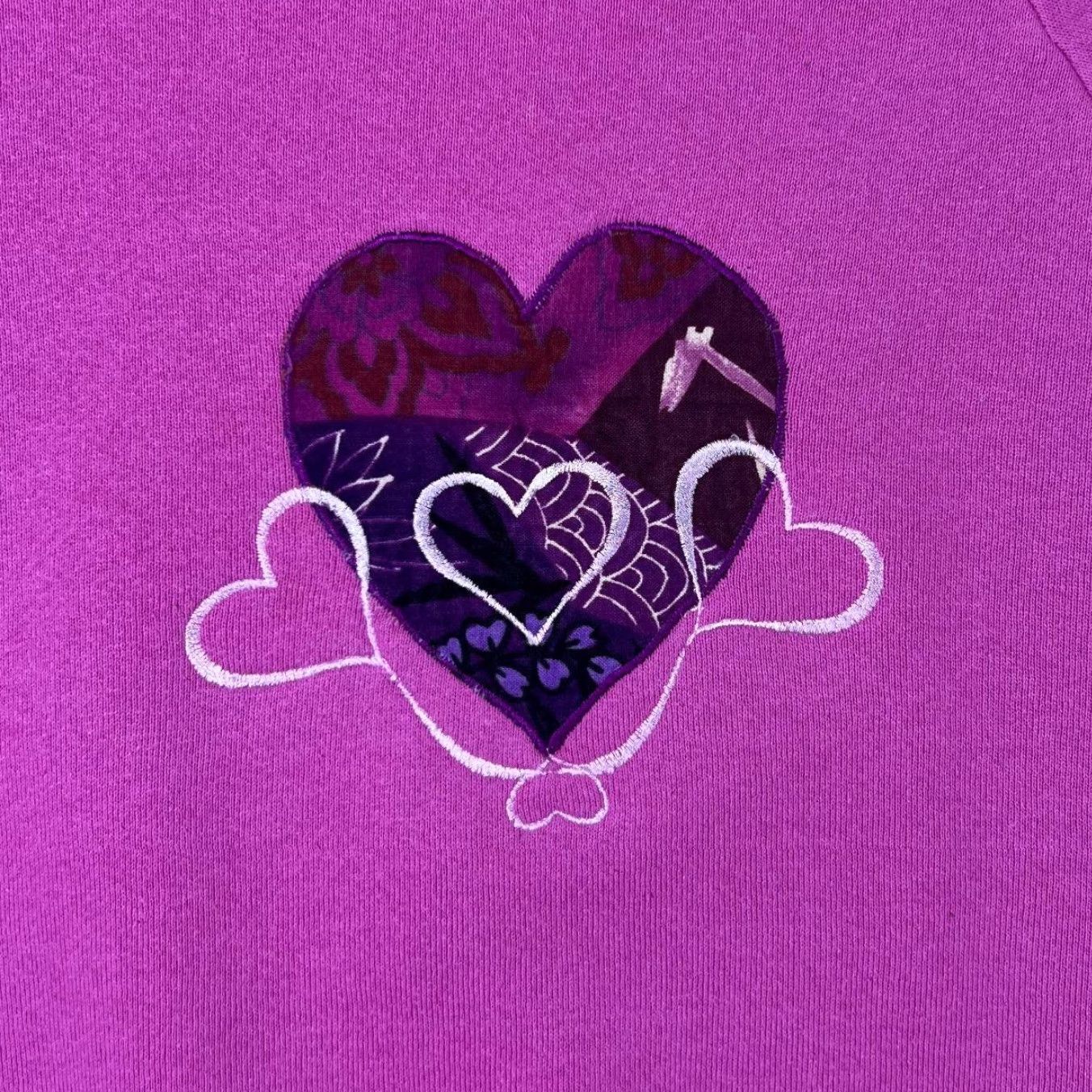 Fruit Of The Loom VINTAGE FOTL Embroidered Heart Patch Crewneck Sweatshirt Pink Large Mens Sweatshirt Size US L / EU 52-54 / 3 - 3 Thumbnail