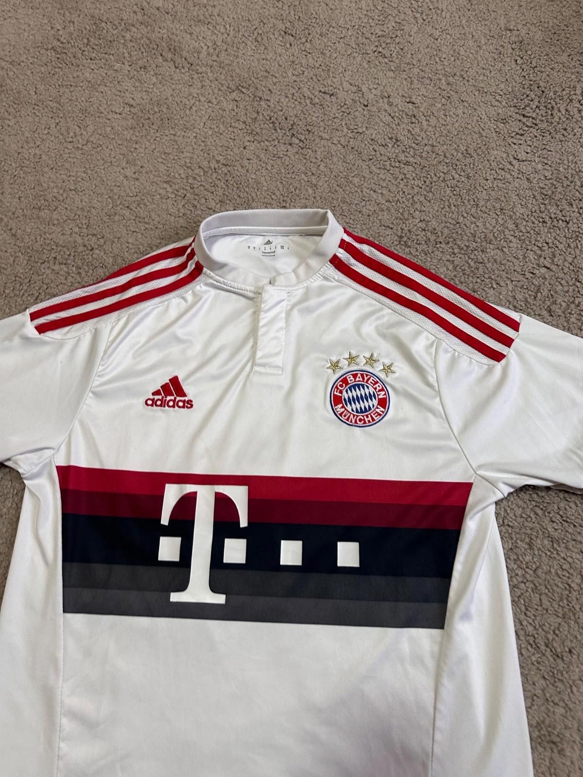 Adidas BAYERN MUNICH 2015/2016 SOCCER FOOTBALL SHIRT SOCCER JERSEY Size US M / EU 48-50 / 2 - 3 Thumbnail