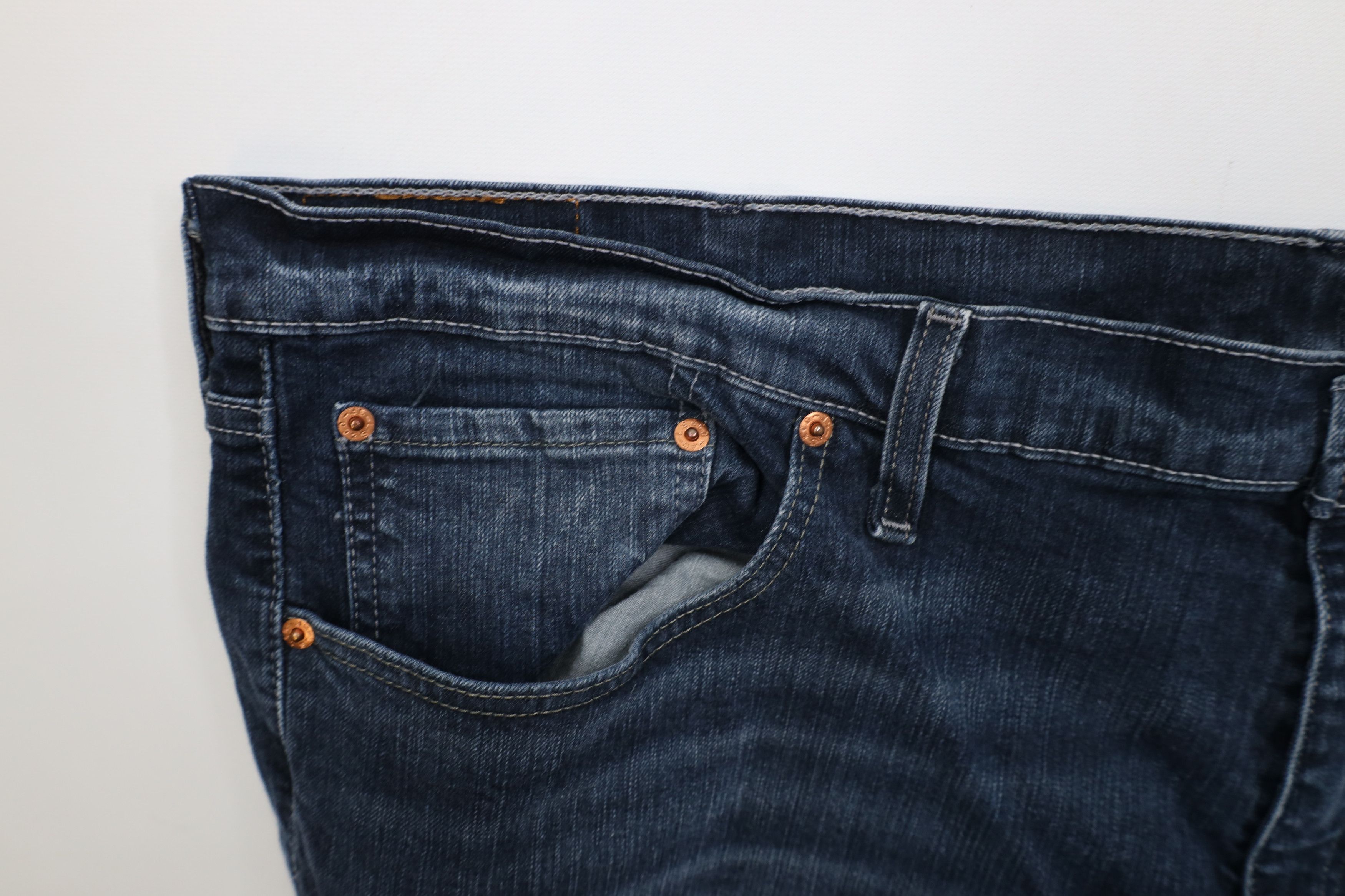 Levi's Vintage Y2K Levis 559 Relaxed Straight Wide Leg Denim Jeans Size US 44 / EU 60 - 9 Thumbnail