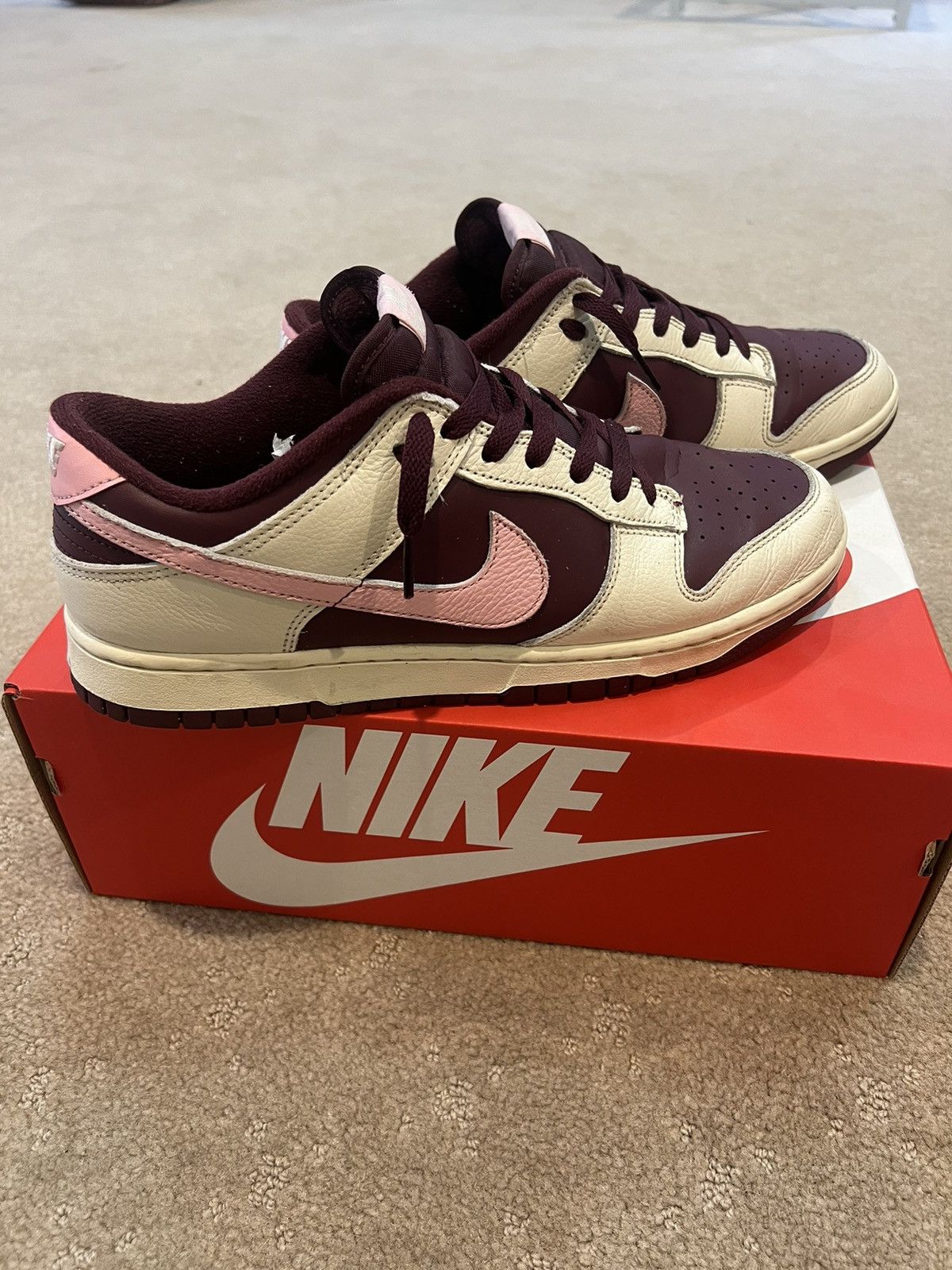 Jordan Brand × Nike Nike Dunk Low Valentines, Dunk Low Retro PRM Size US 10 / EU 43 - 2 Thumbnail