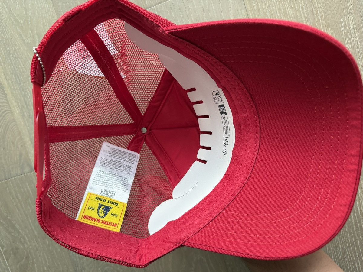 Hysteric Glamour HYSTERIC GLAMOUR x GUESS JEANS RED BASEBALL HAT TRUCKER Size ONE SIZE - 4 Thumbnail