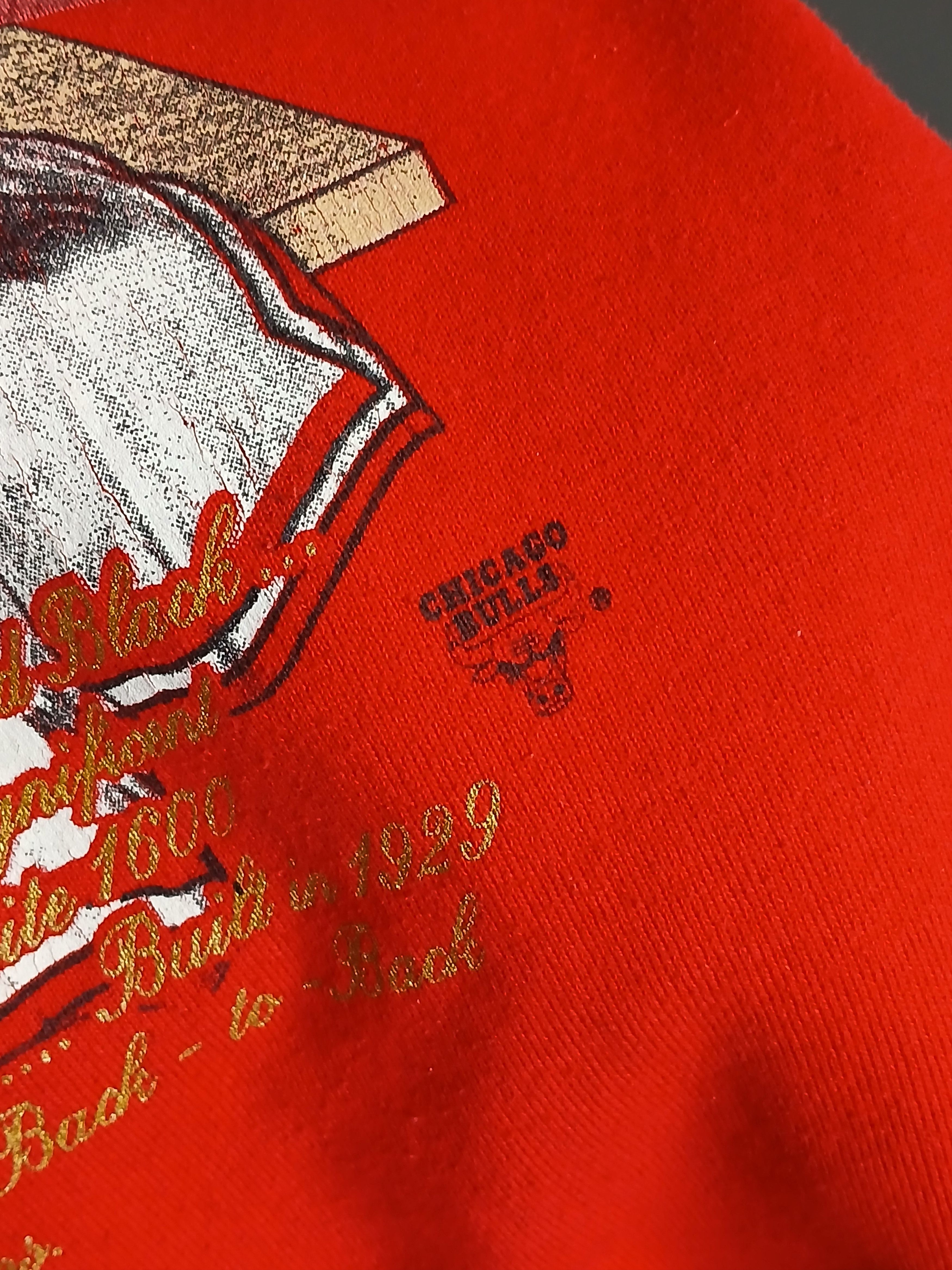 NBA × Nutmeg × Vintage Vintage Nutmeg NBA Chicago Bulls Basketball Sweatshirt Size US XL / EU 56 / 4 - 4 Thumbnail