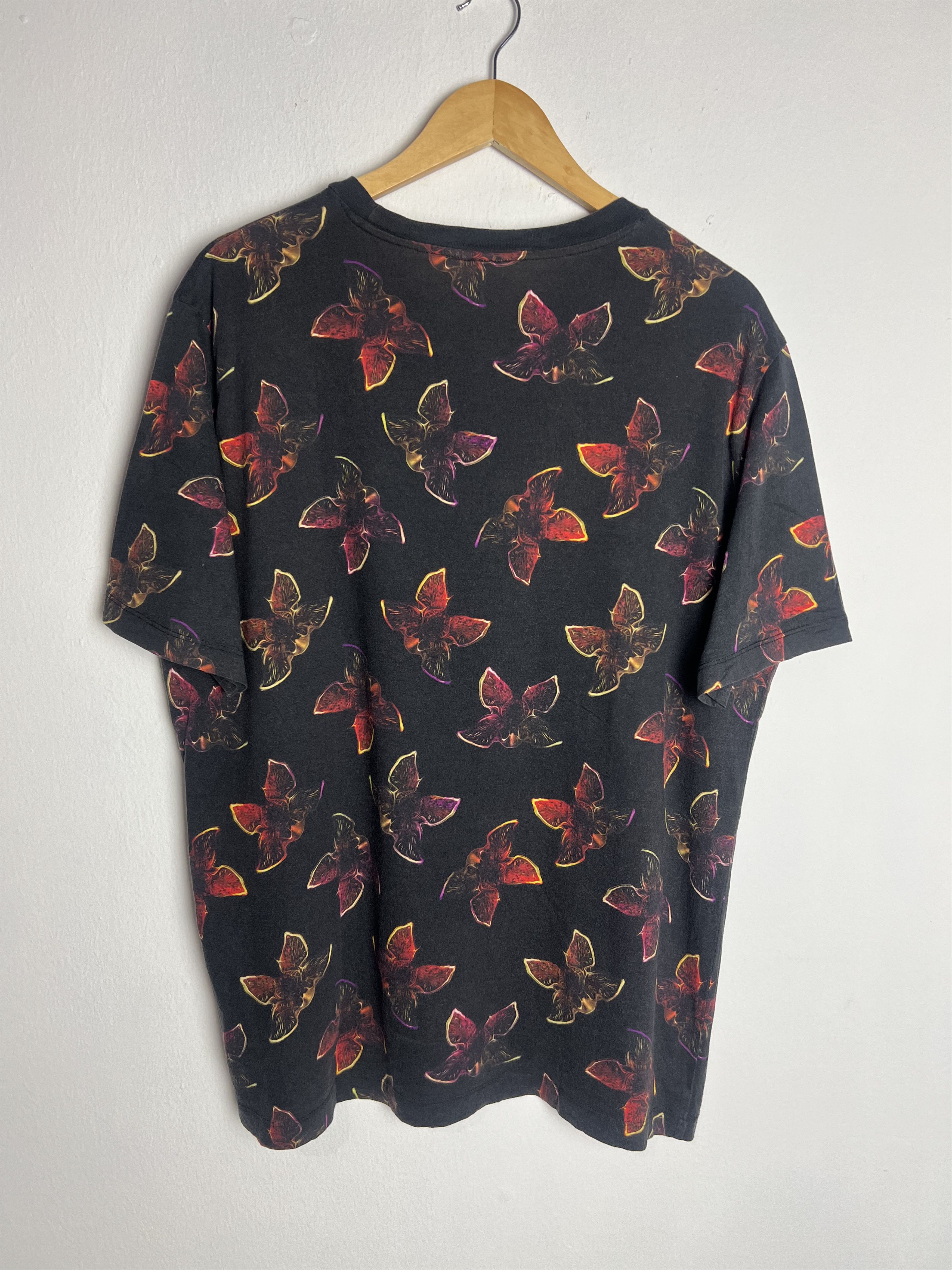 H&M H&M Stranger Things Tee Size US L / EU 52-54 / 3 - 2 Thumbnail