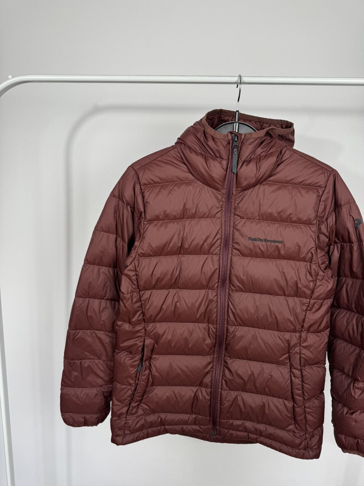 Peak Performance Peak Performance Women Hooded Down Puffer Jacket Burgundy M Size M / US 6-8 / IT 42-44 - 2 Thumbnail