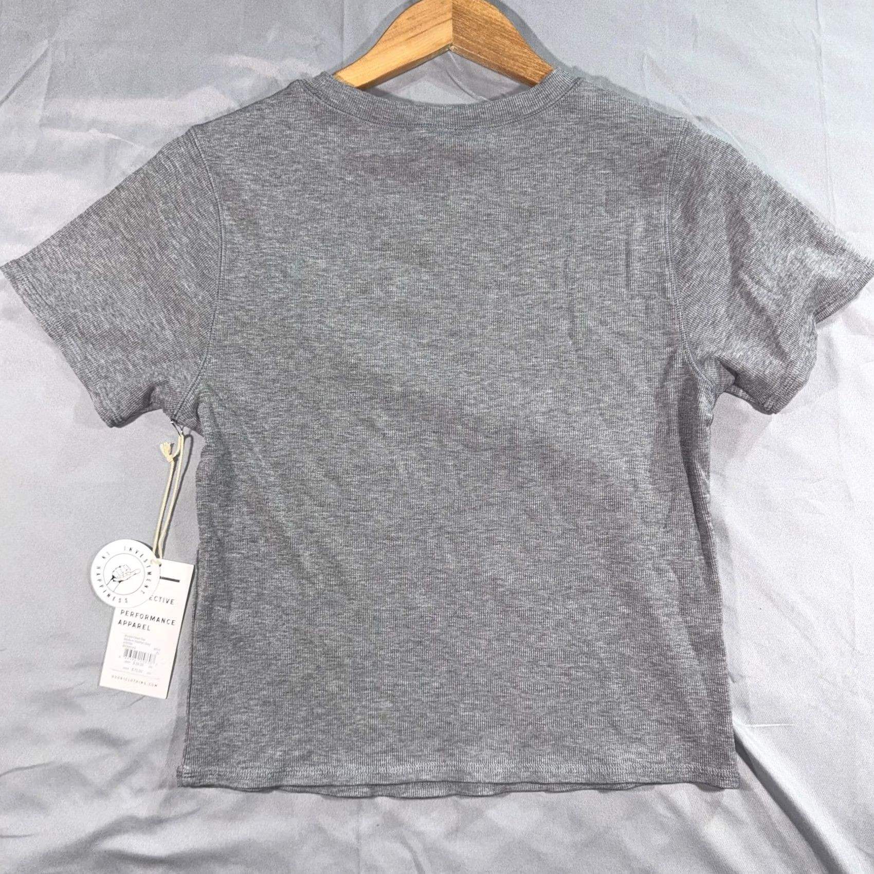 Vuori Vuori Shirt Womens XL Gray Cropped Short Sleeve Crewneck Athletic Tee Top Size XL / US 12-14 / IT 48-50 - 2 Thumbnail